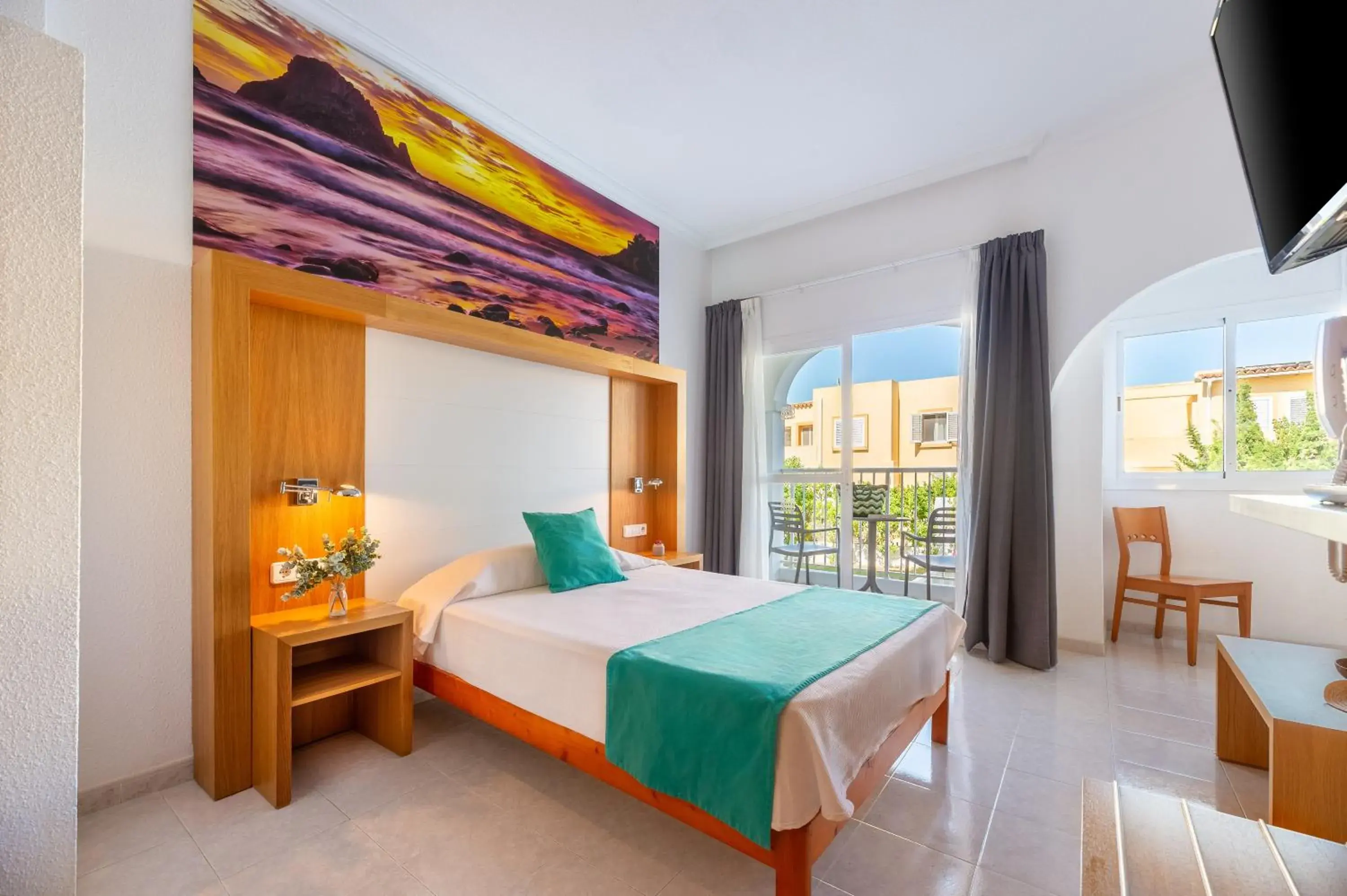 Single Room - single occupancy in Hotel Apartamentos Vibra San Marino Single Room - single occupancy in Hotel Apartamentos Vibra San Marino