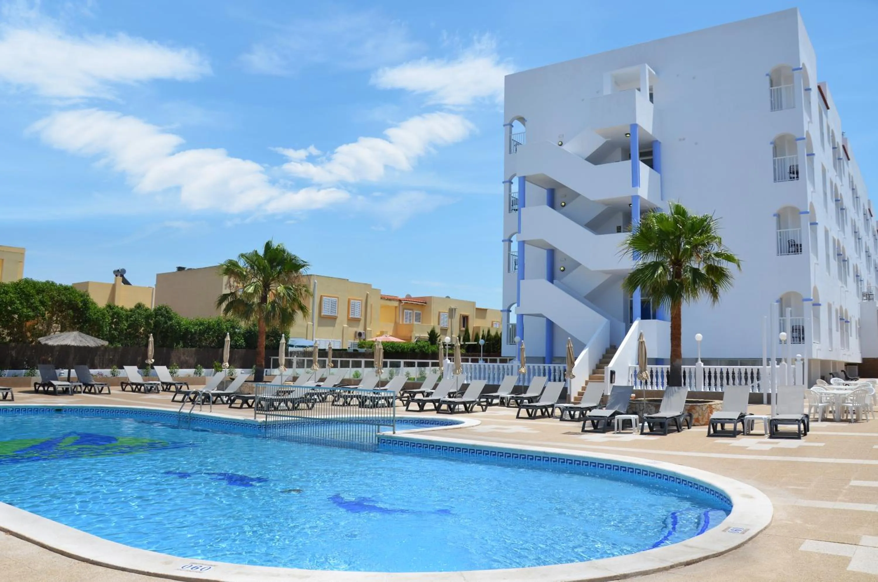 Property building in Hotel Apartamentos Vibra San Marino