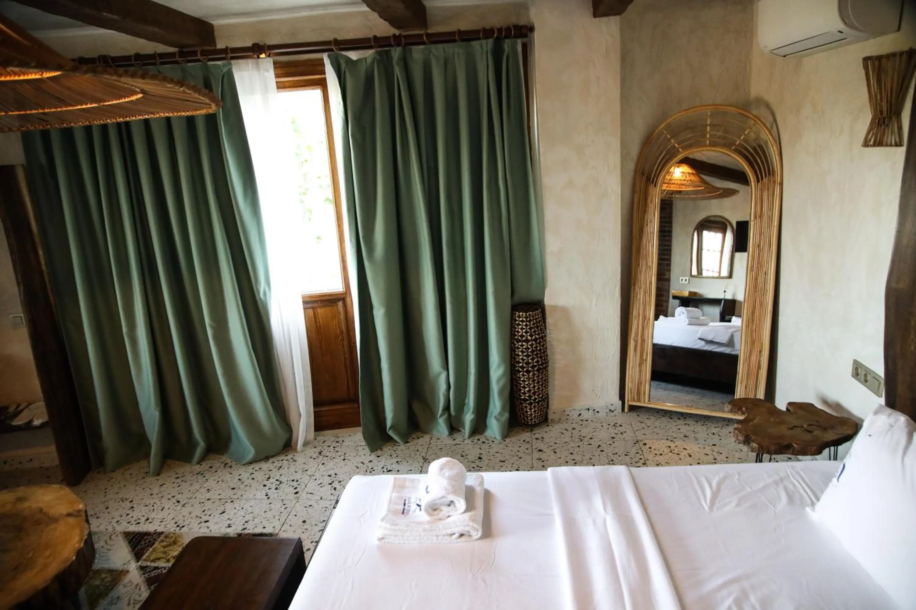 Bedroom, Bed in MAVİ AT HOTEL Blue Horse