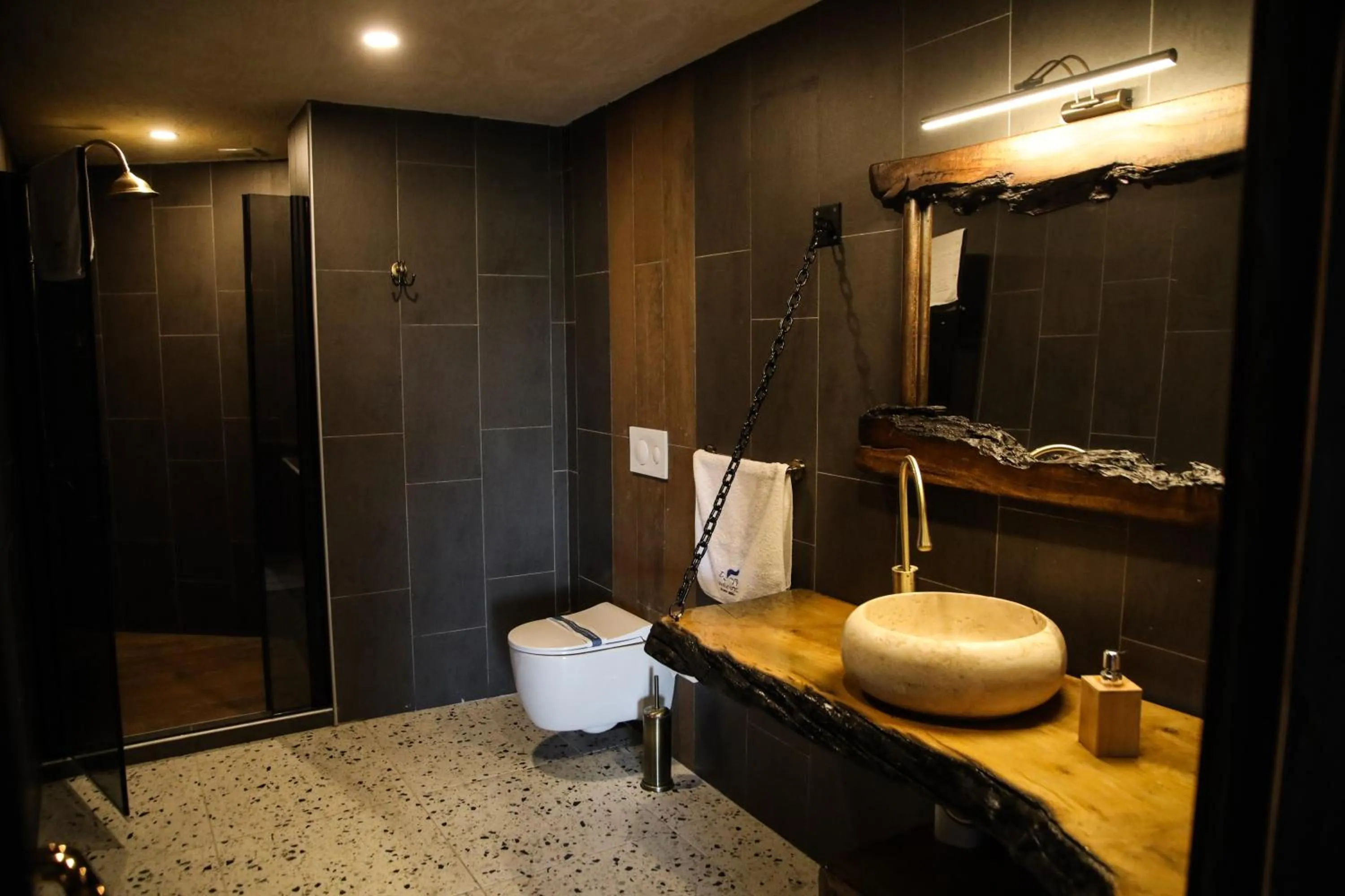 Shower in MAVİ AT HOTEL Blue Horse