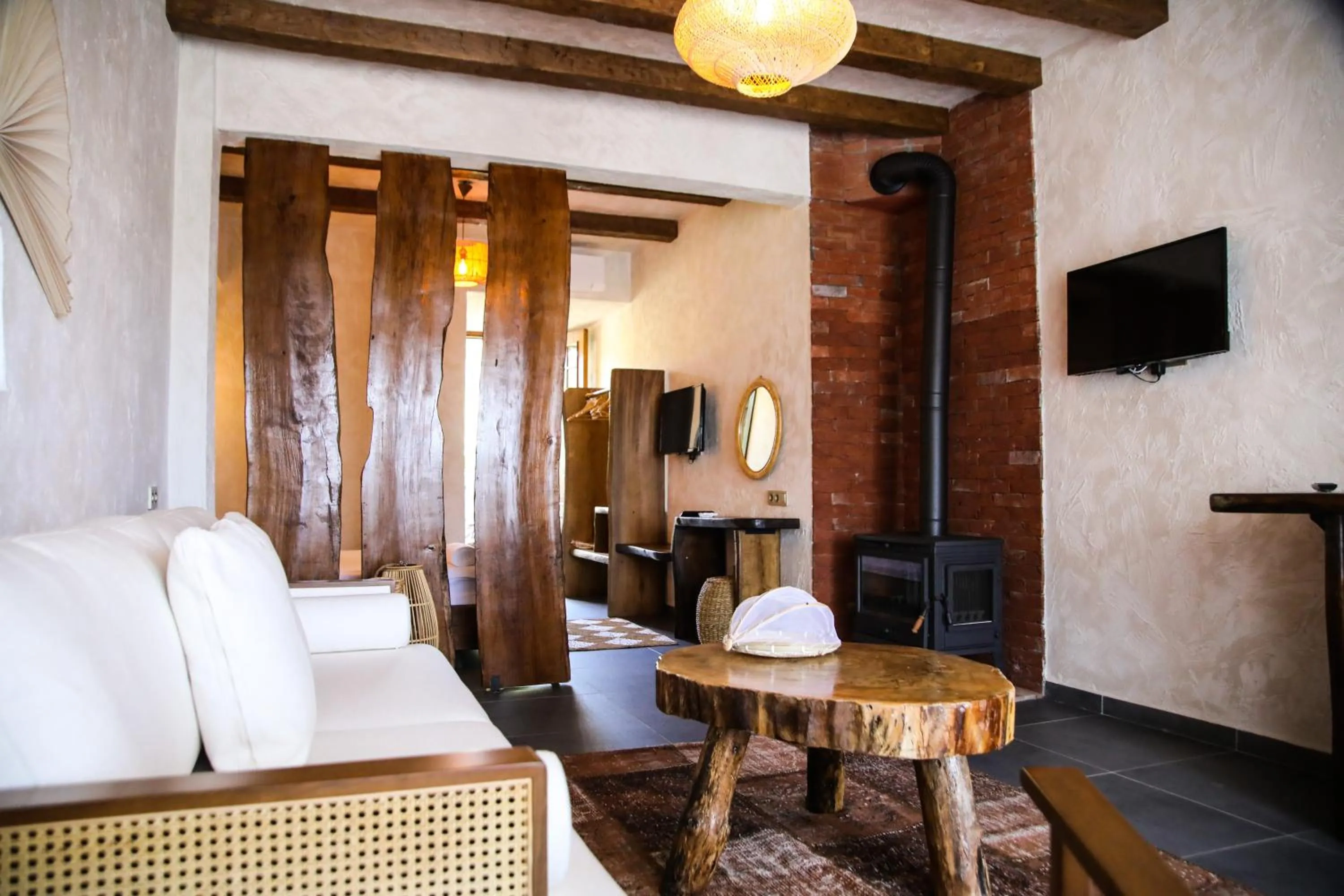 Communal lounge/ TV room in MAVİ AT HOTEL Blue Horse