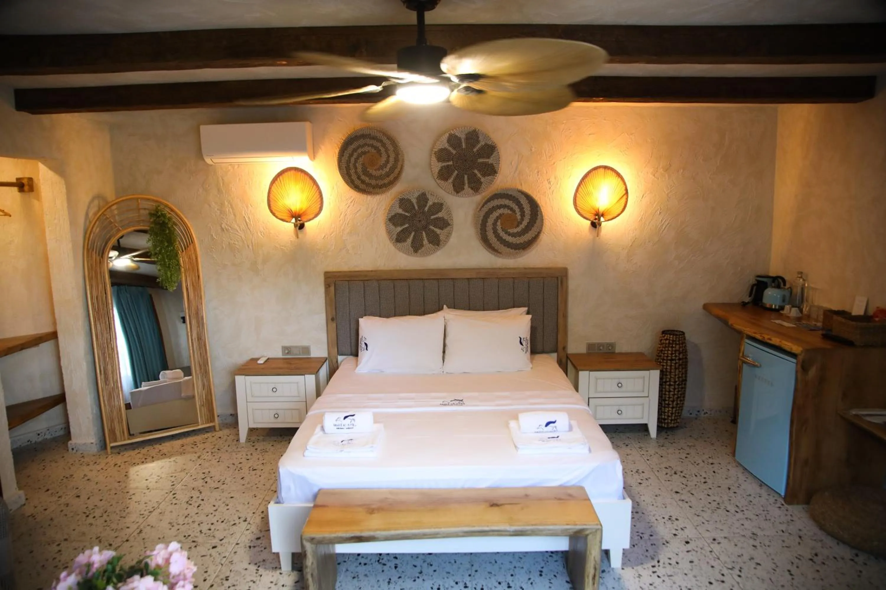 Living room, Bed in MAVİ AT HOTEL Blue Horse