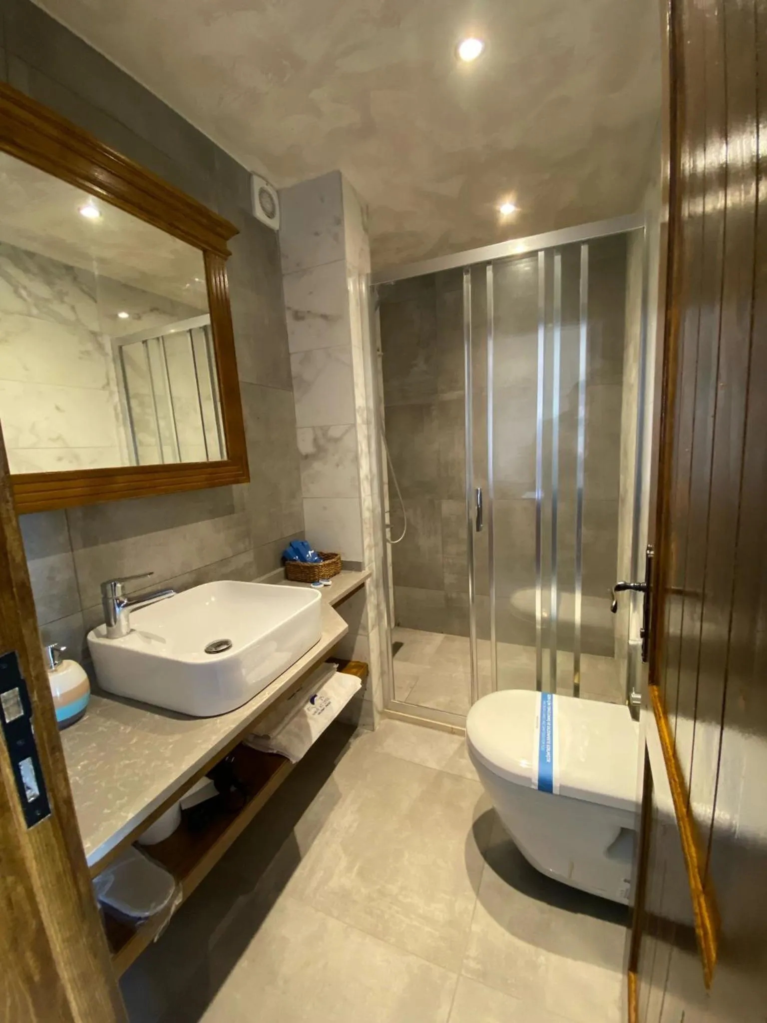 Shower in MAVİ AT HOTEL Blue Horse