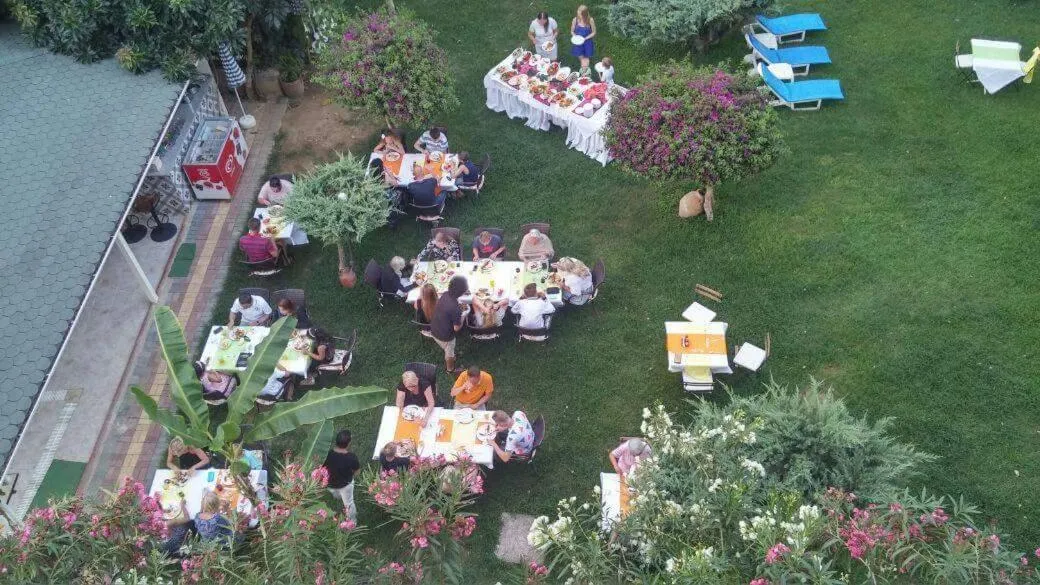 THE S APART & SUITES hOTEL