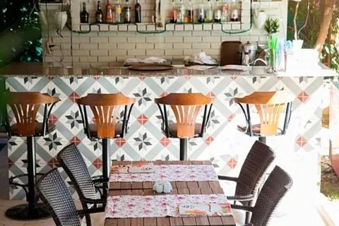 THE S APART & SUITES hOTEL