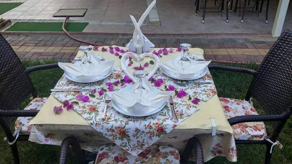 THE S APART & SUITES hOTEL