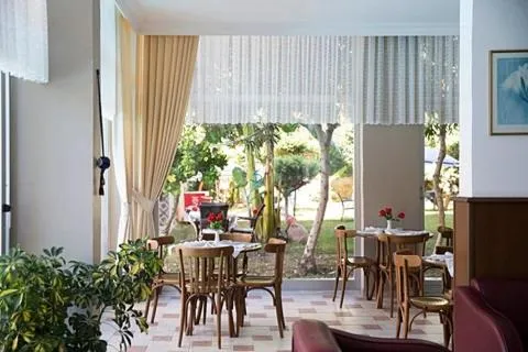 THE S APART & SUITES hOTEL