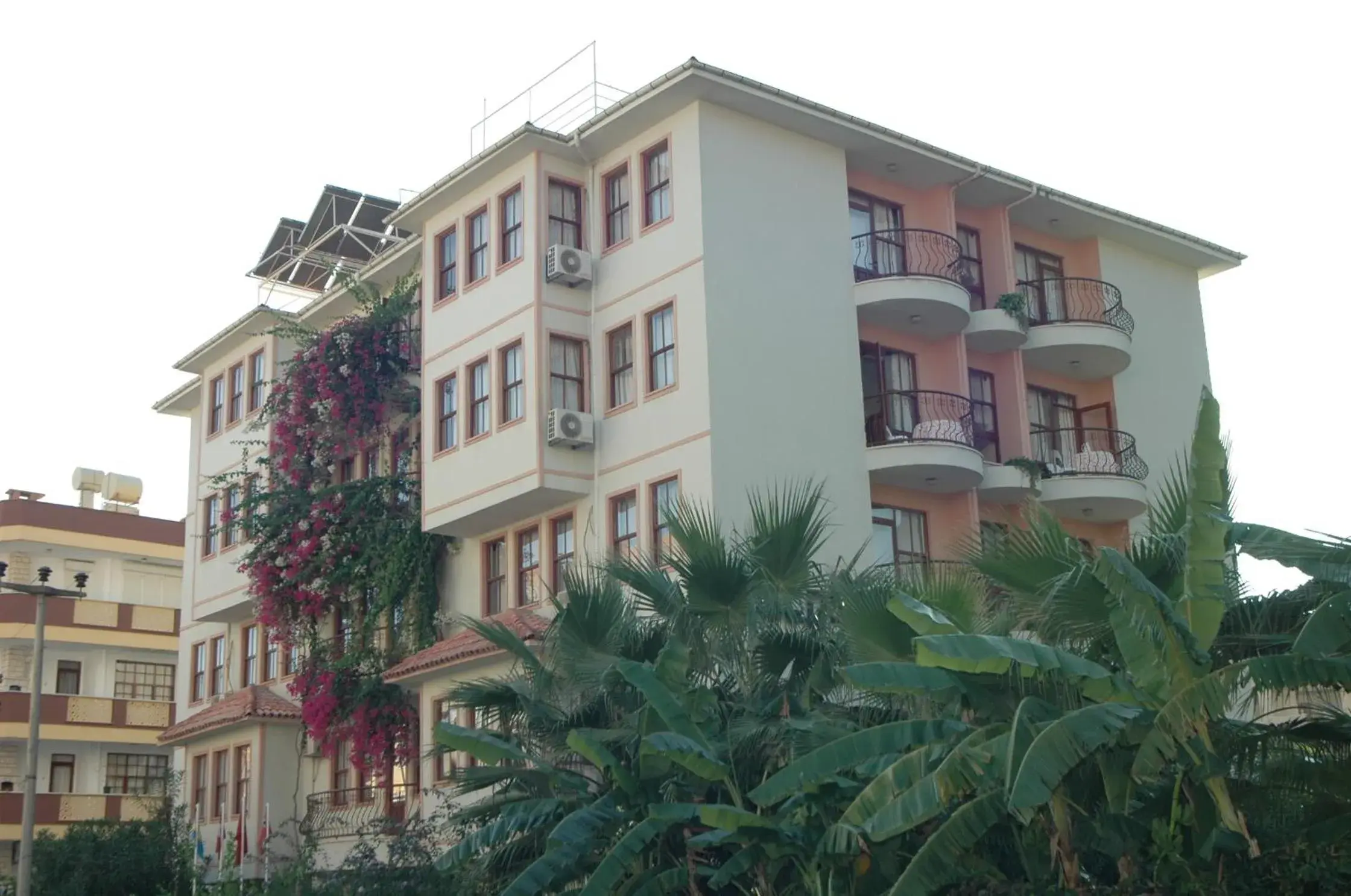 Facade/entrance, Property Building in The S Aparts & Suites Hotel