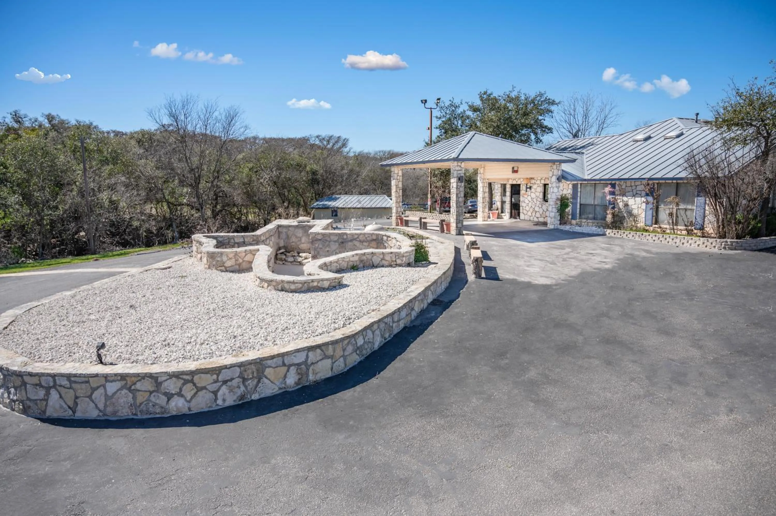 Property building in RIVER OAK INN