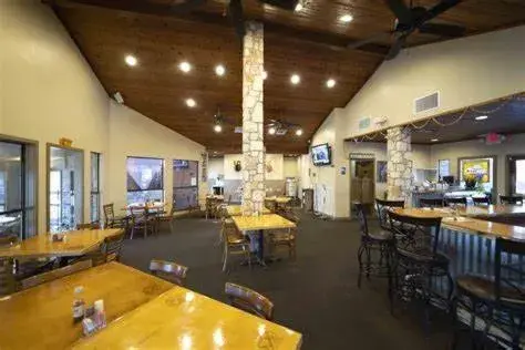 Restaurant/places to eat in RIVER OAK INN Restaurant/places to eat in RIVER OAK INN