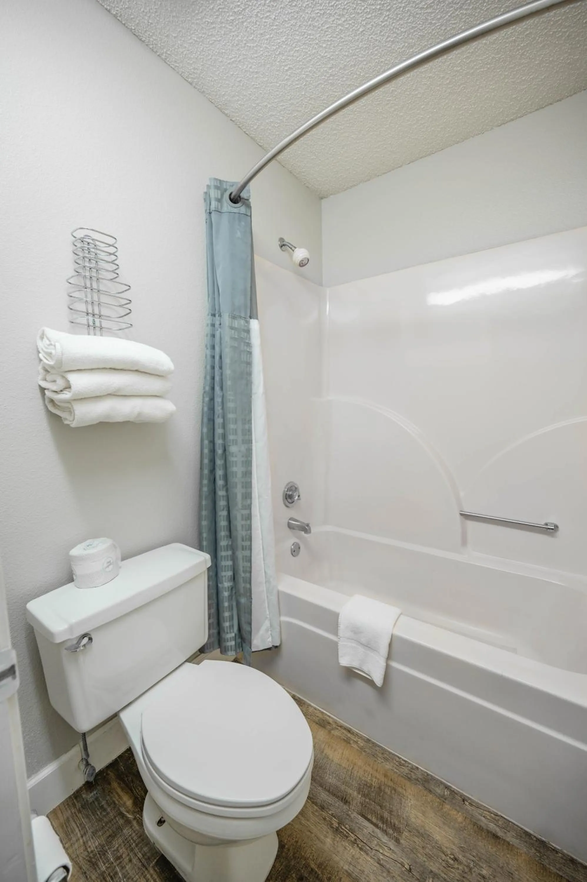 Bathroom in RIVER OAK INN