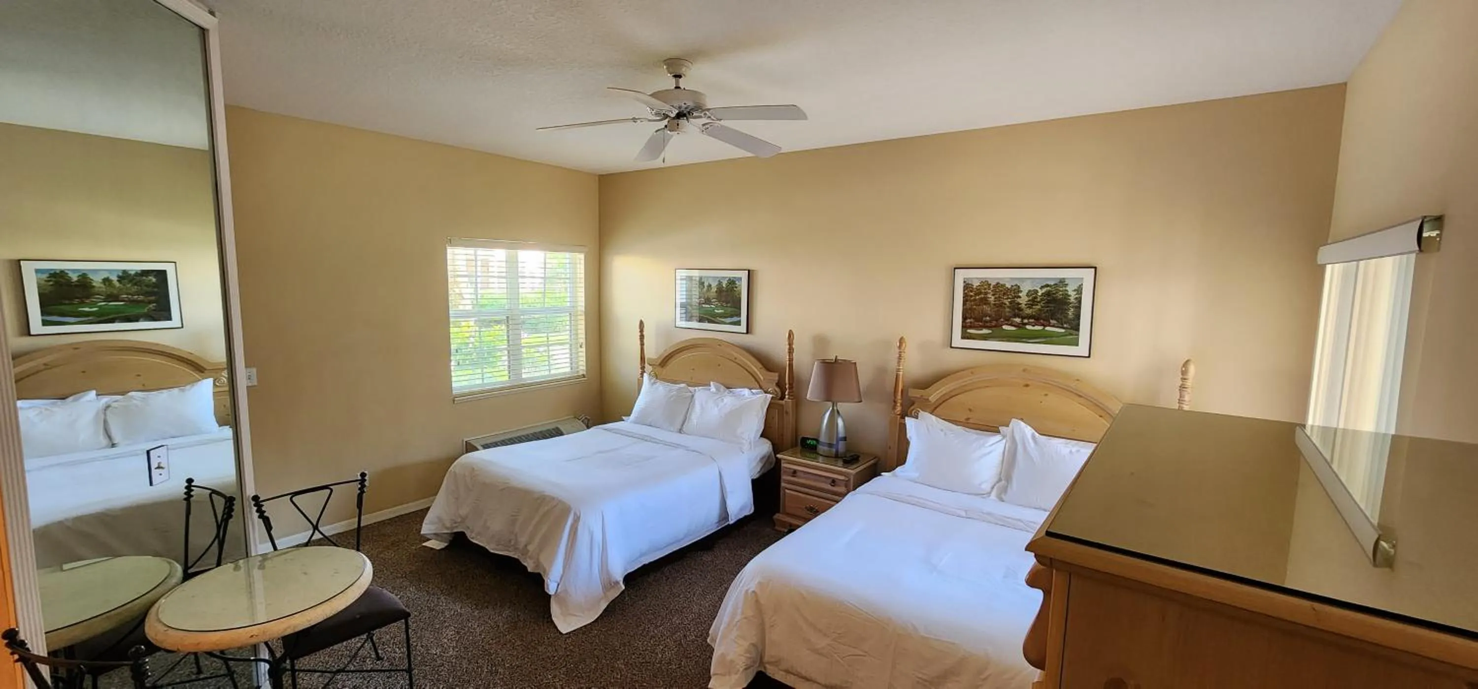 Photo of the whole room, Bed in Right Direction Rentals