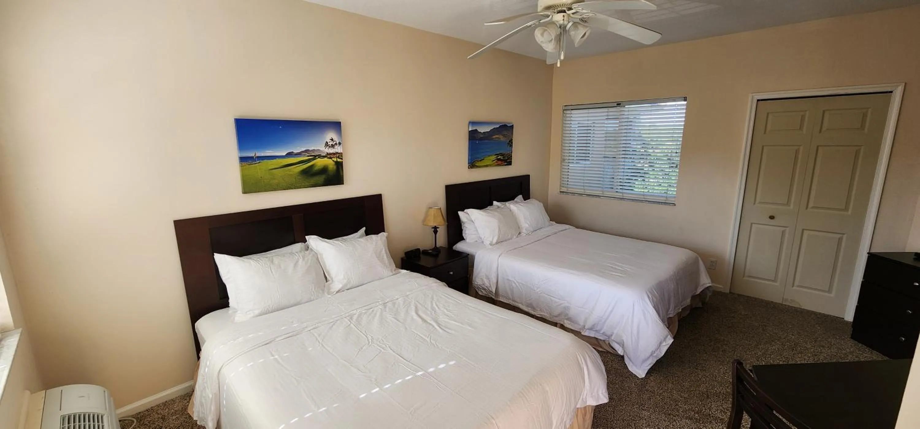 Photo of the whole room, Bed in Right Direction Rentals