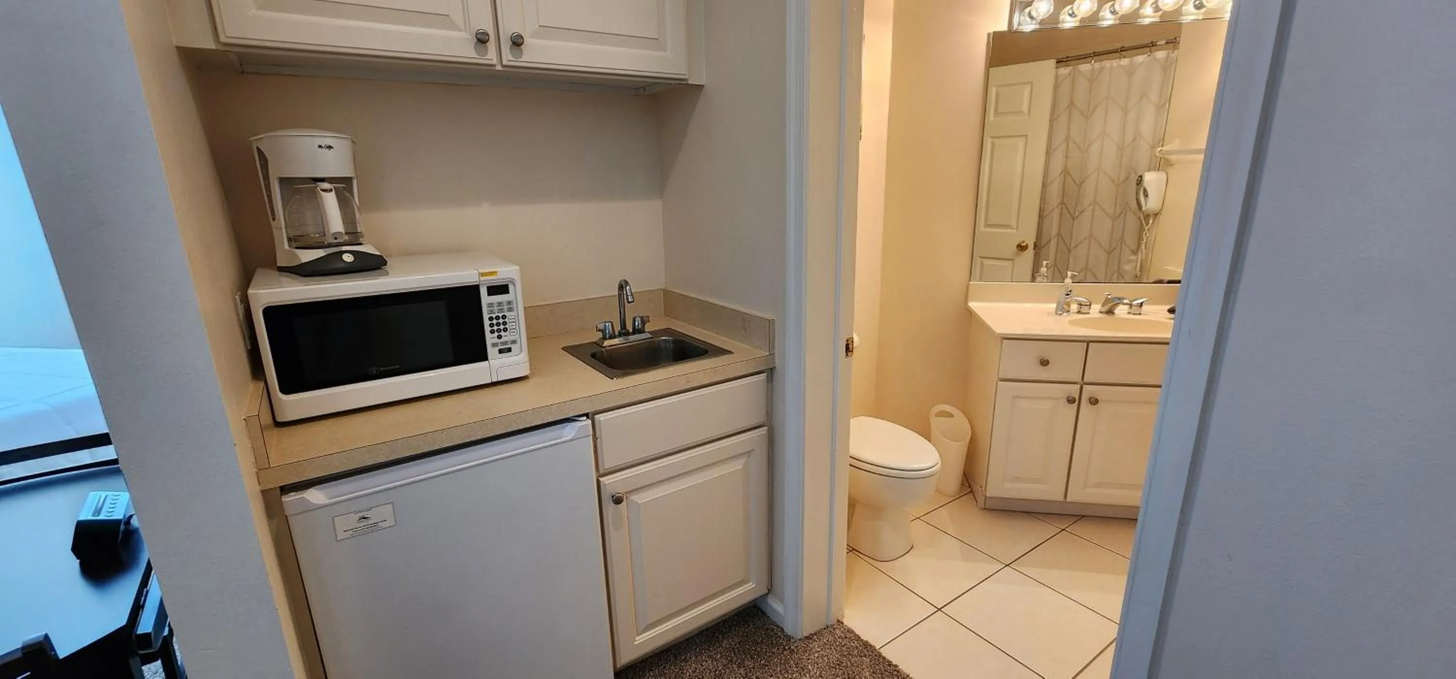 Kitchen or kitchenette in Right Direction Rentals