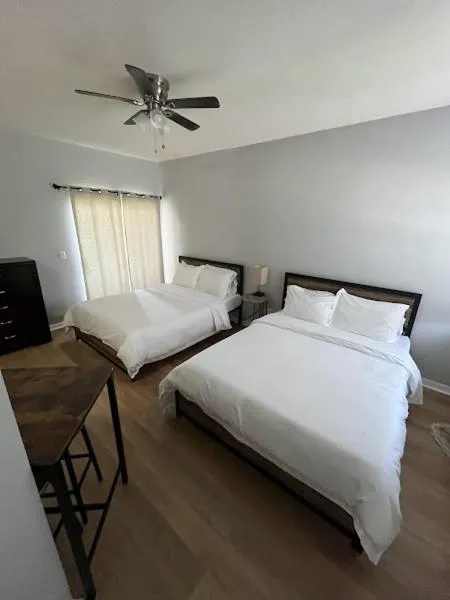Photo of the whole room, Bed in Right Direction Rentals