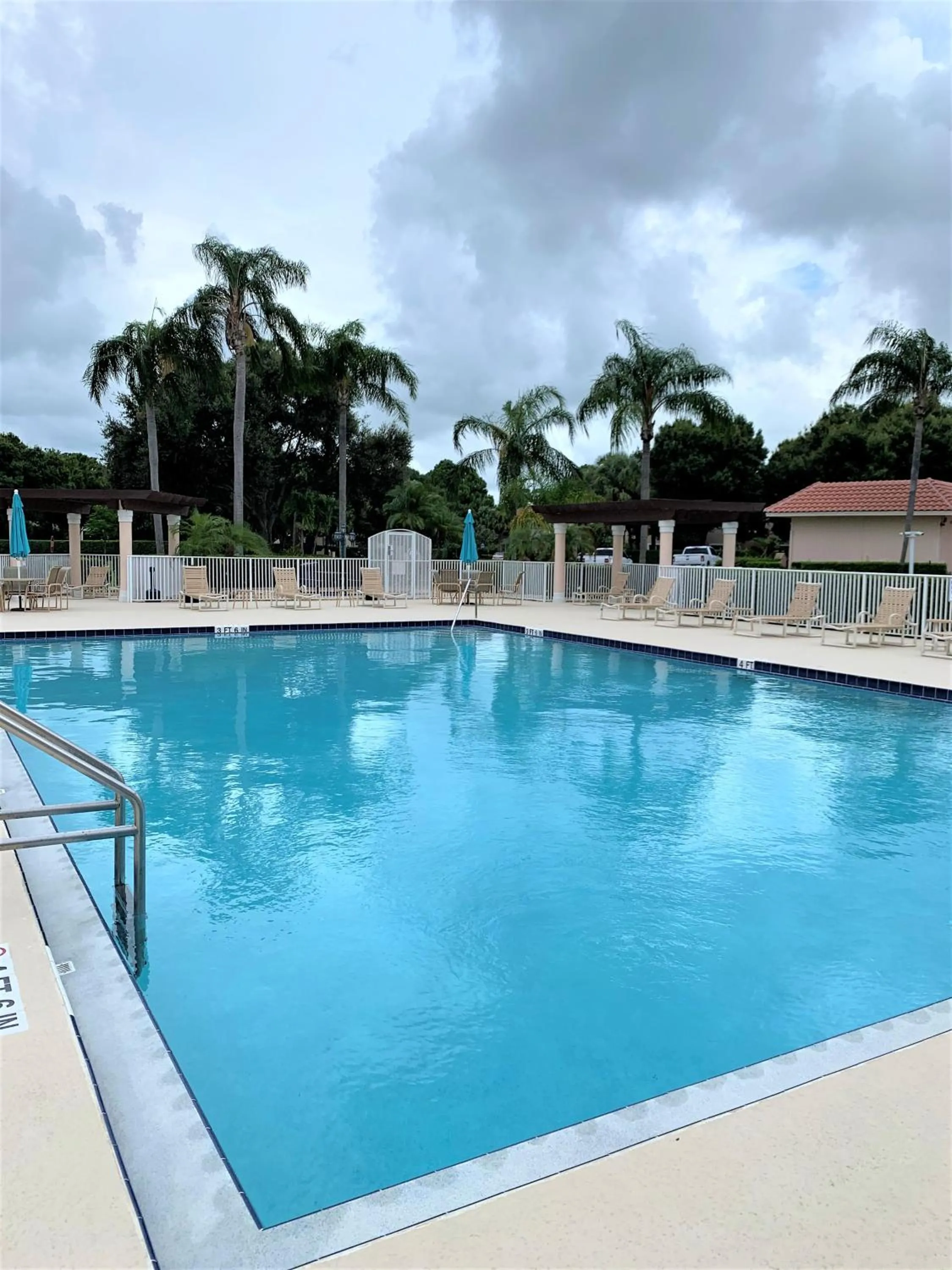 Swimming pool in Right Direction Rentals