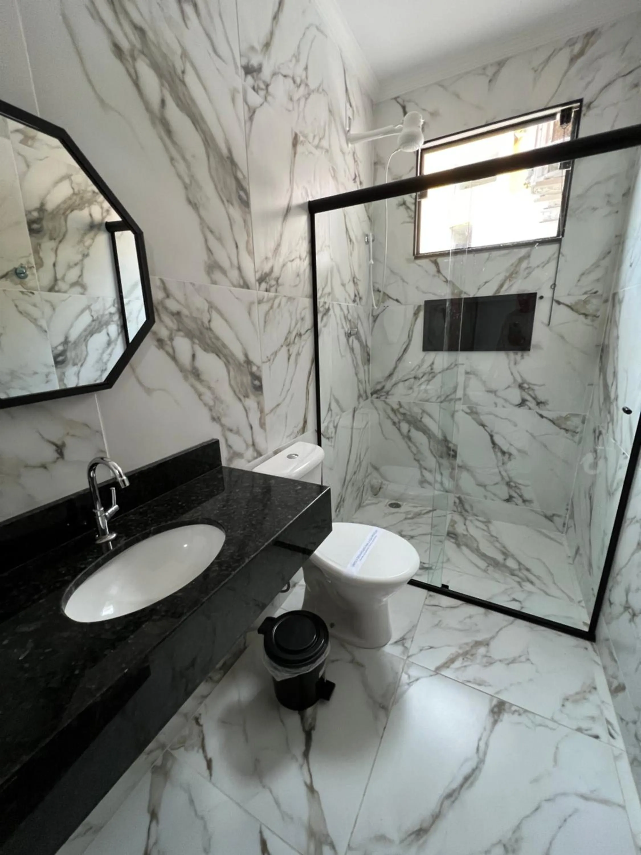 Shower in Hotel Pousada Colliseu