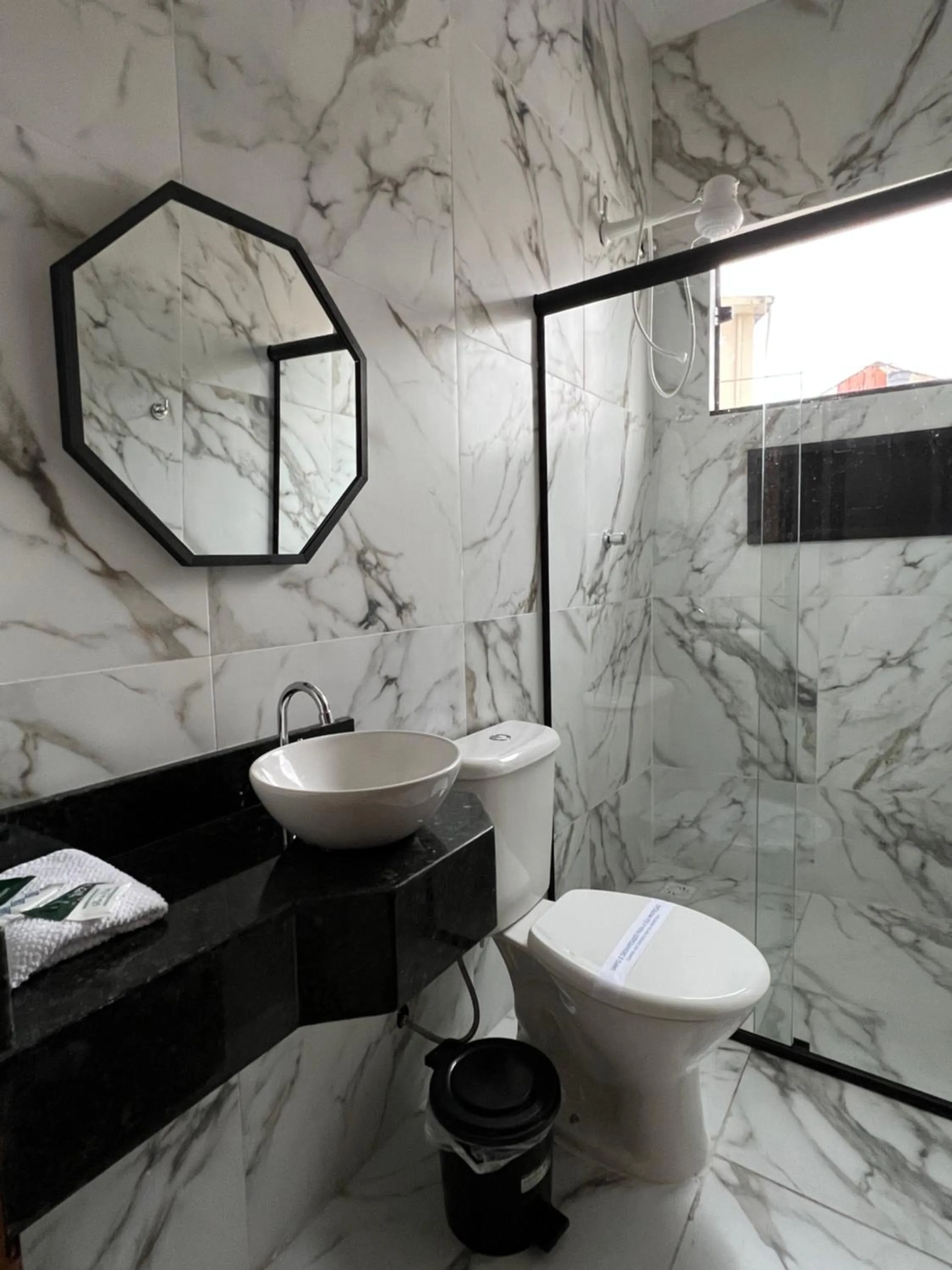 Toilet in Hotel Pousada Colliseu