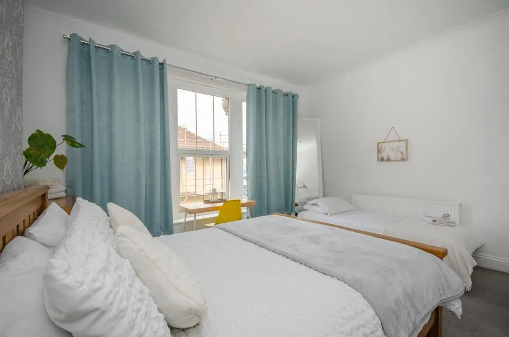 Stylish 91sqm Victoria 2 bedroom Apartment