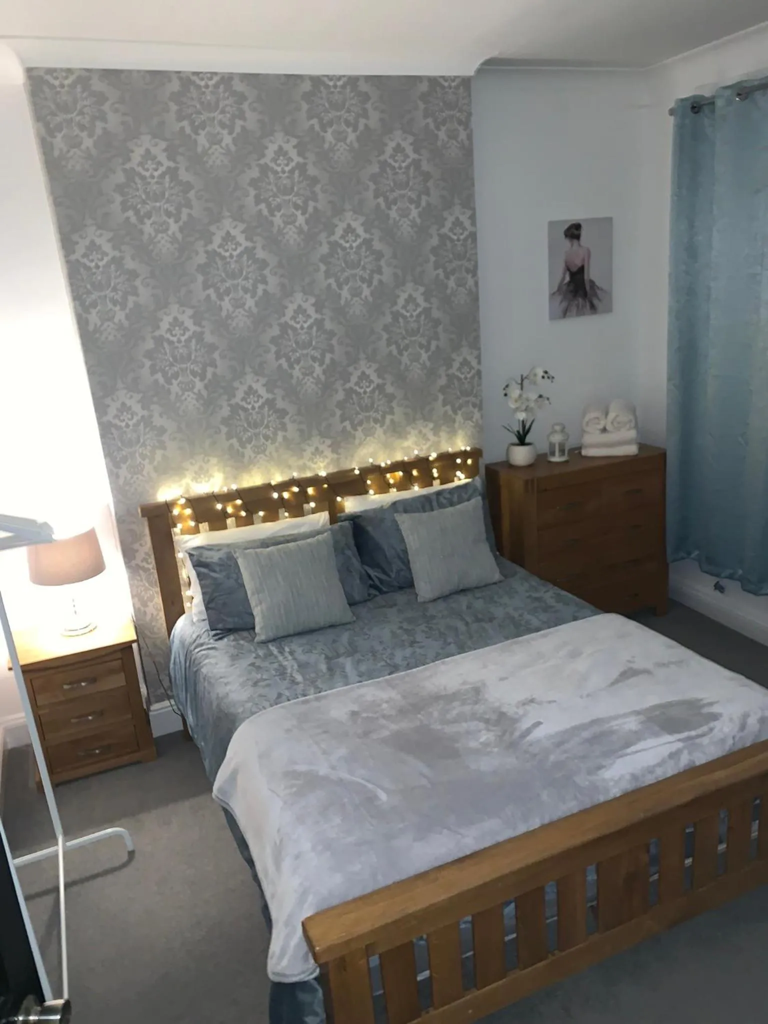 Stylish 91sqm Victoria 2 bedroom Apartment