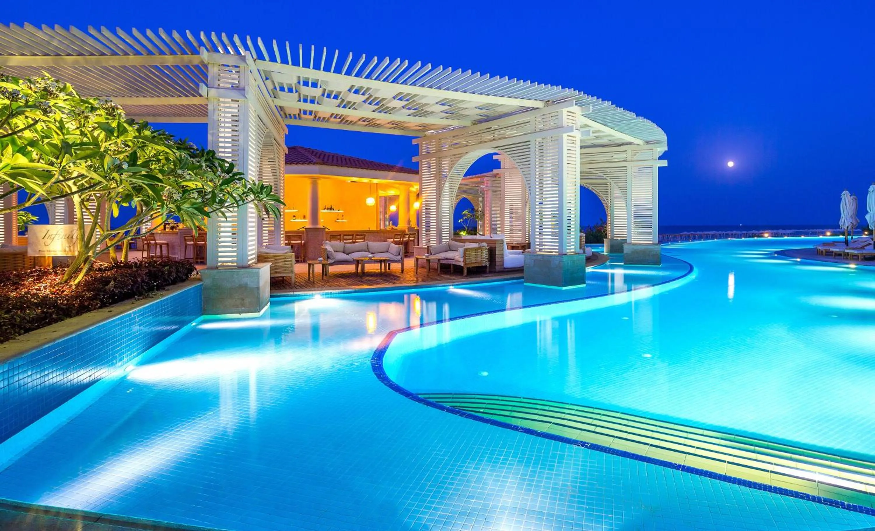 Swimming pool in Baron Palace Sahl Hasheesh