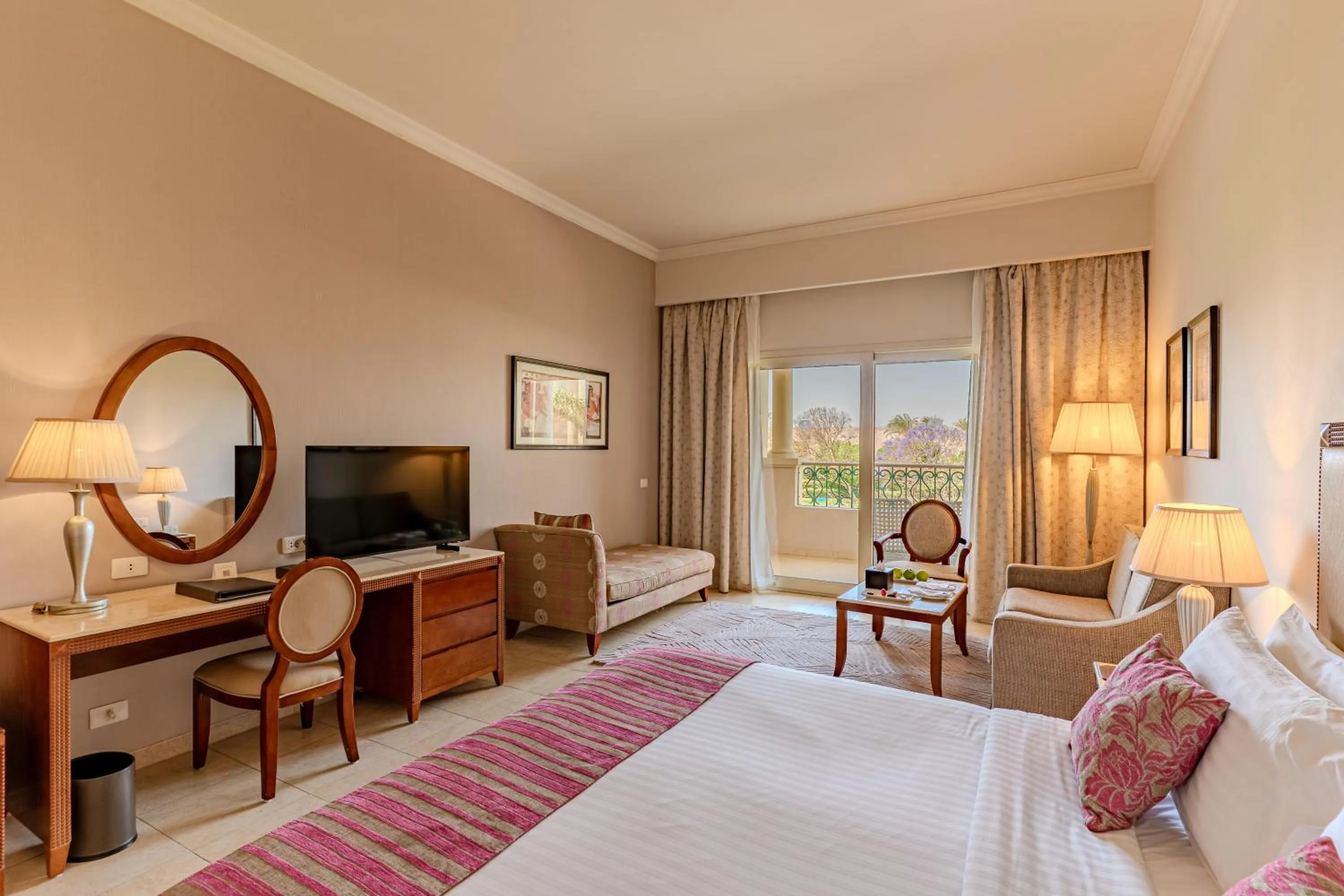 Photo of the whole room, Bed in Baron Palace Sahl Hasheesh