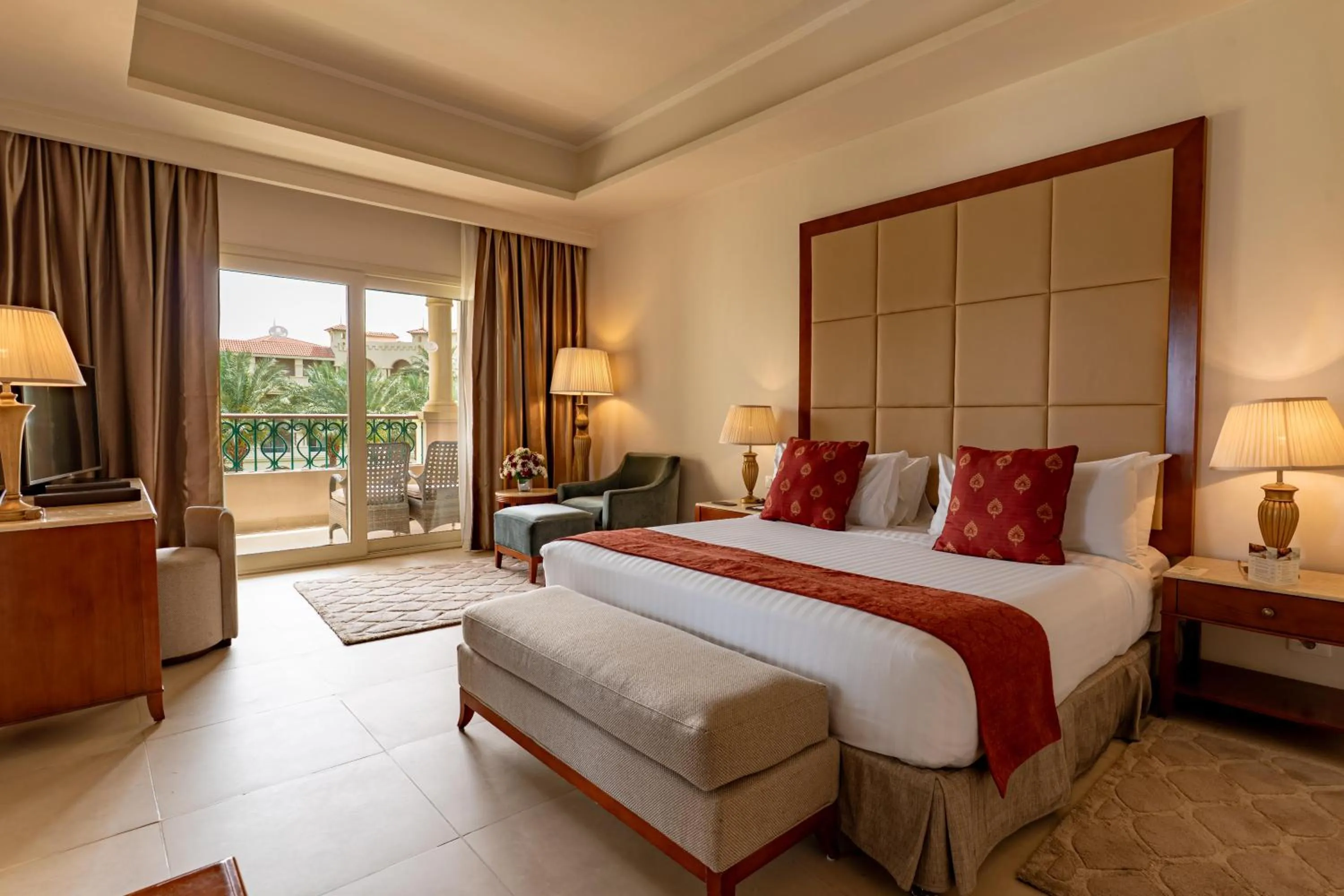 Photo of the whole room, Bed in Baron Palace Sahl Hasheesh