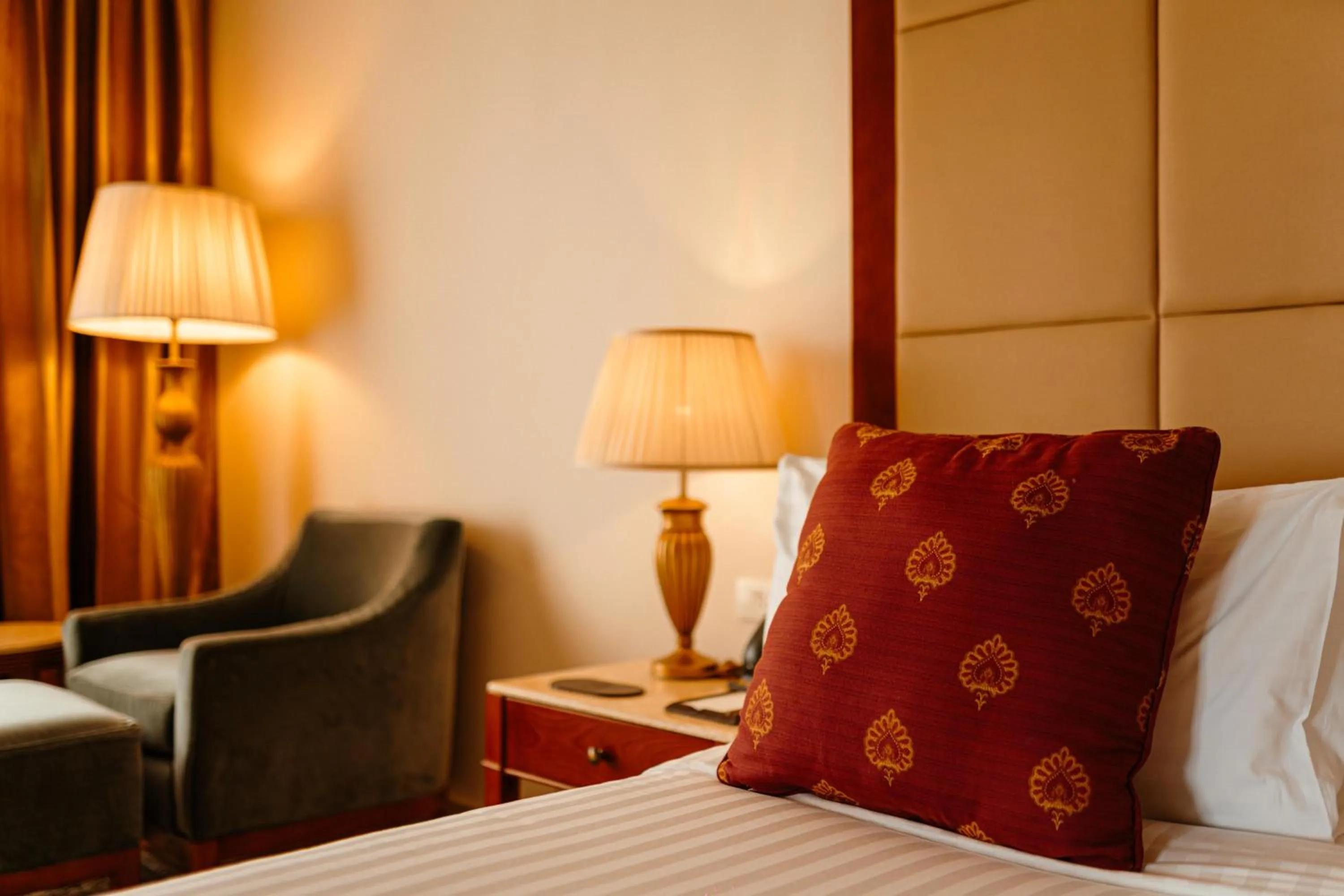 Photo of the whole room, Bed in Baron Palace Sahl Hasheesh