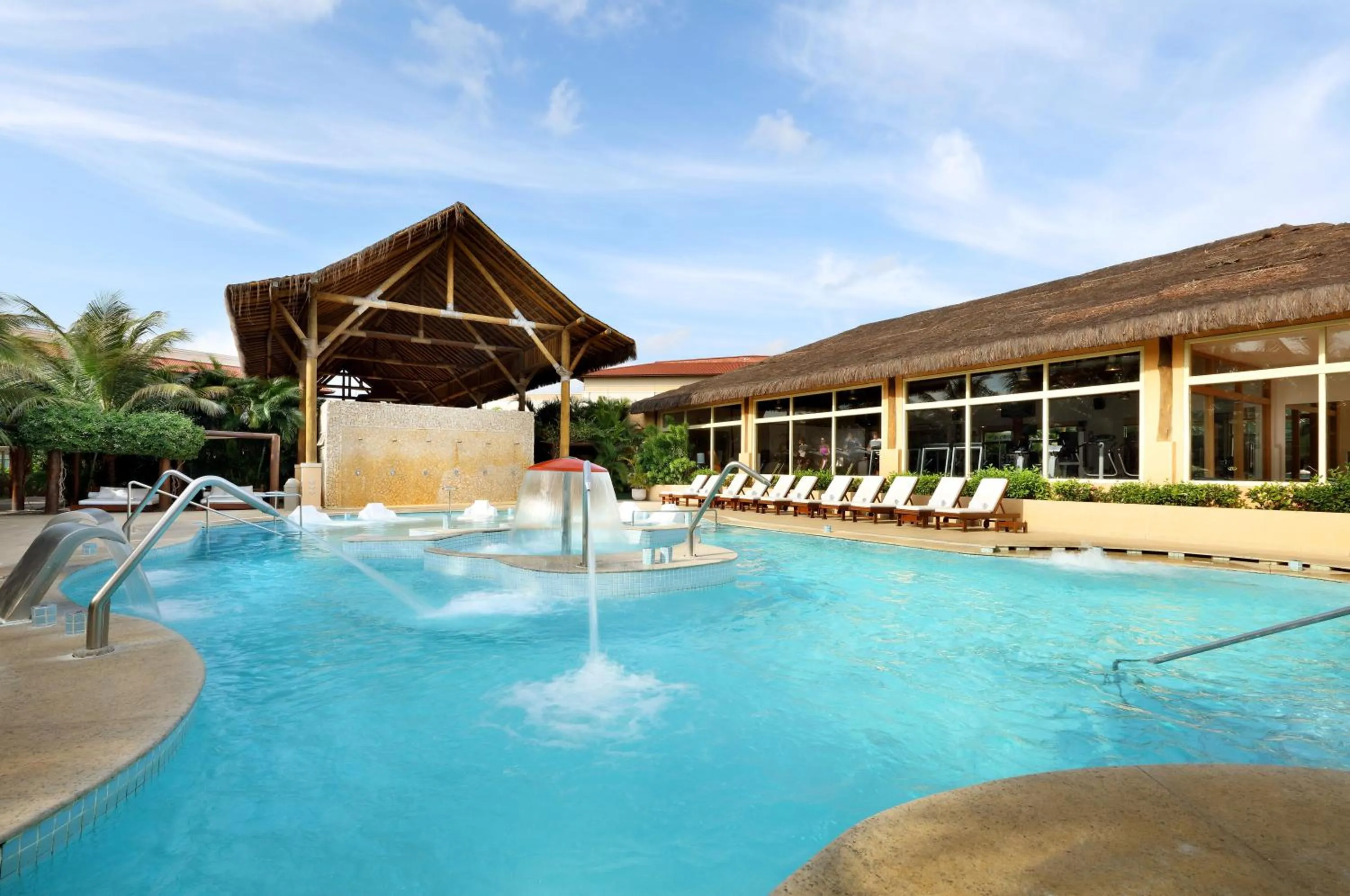 Spa and wellness centre/facilities in The Signature Level at Grand Palladium Imbassaí Resort & Spa