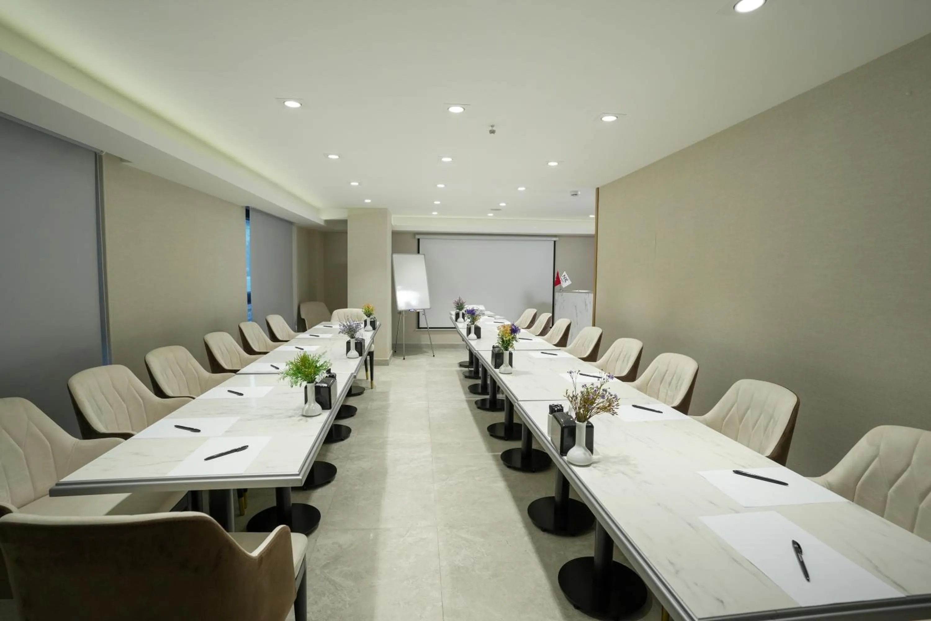 Restaurant/places to eat in NK Hotel