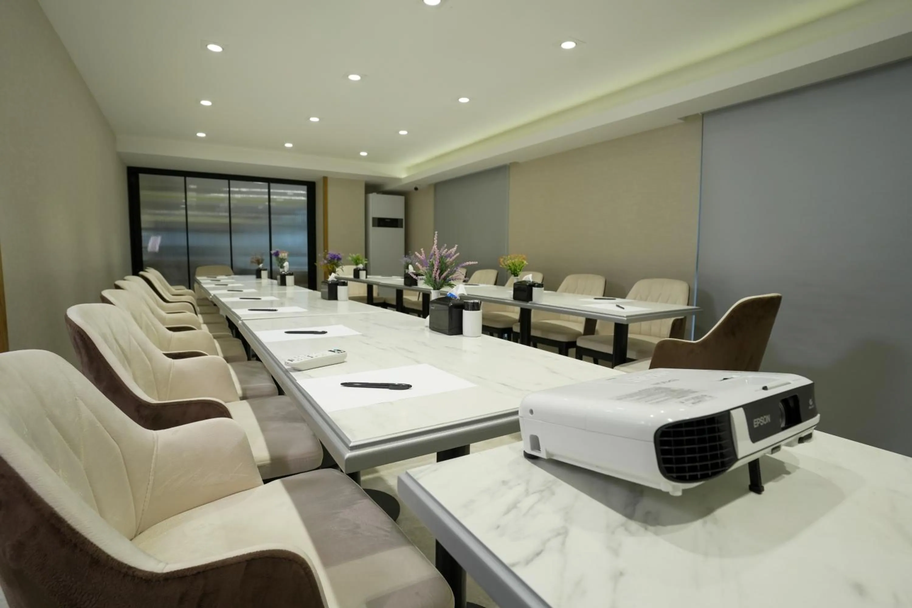 Restaurant/places to eat in NK Hotel