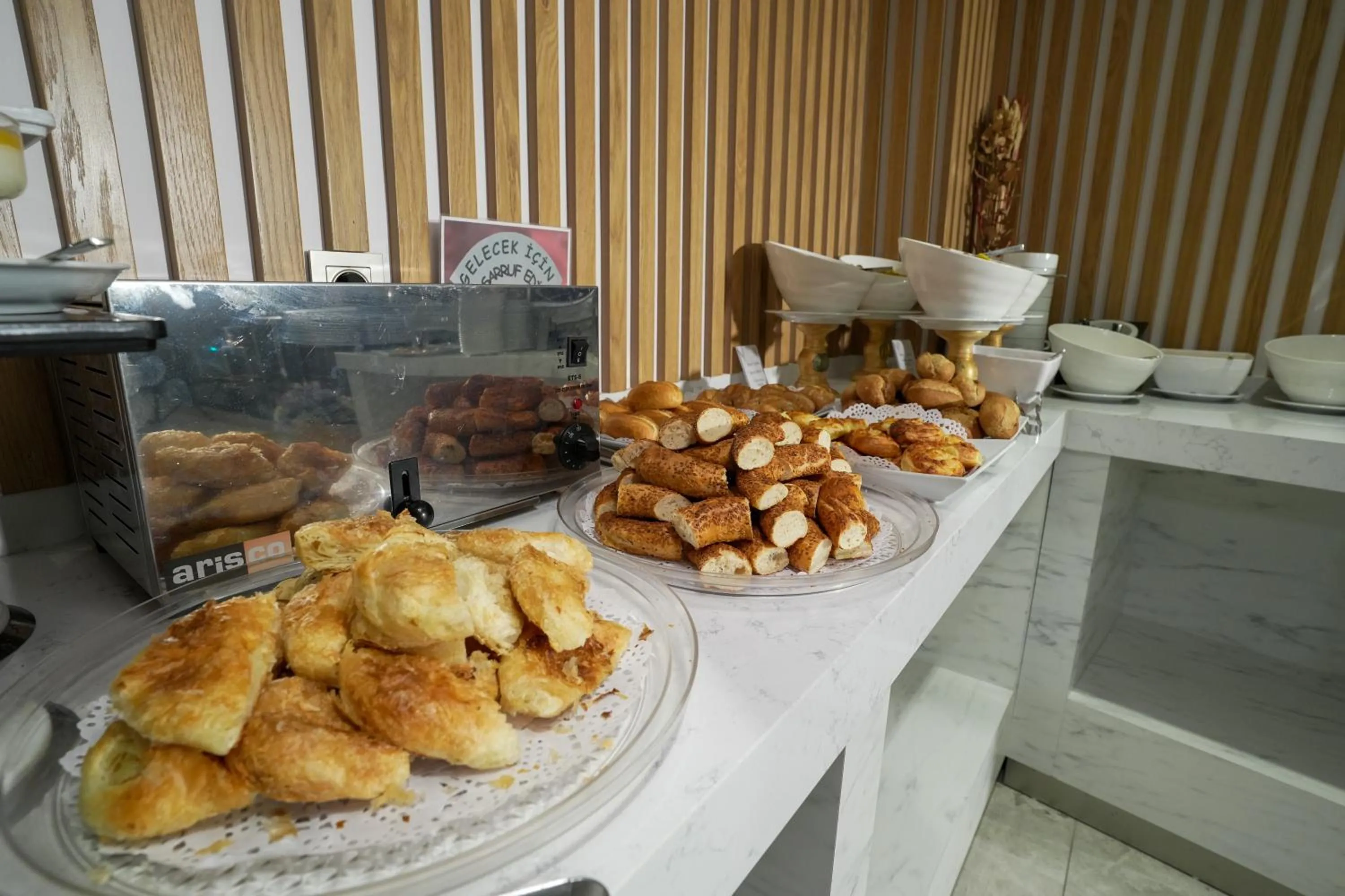 Restaurant/places to eat in NK Hotel