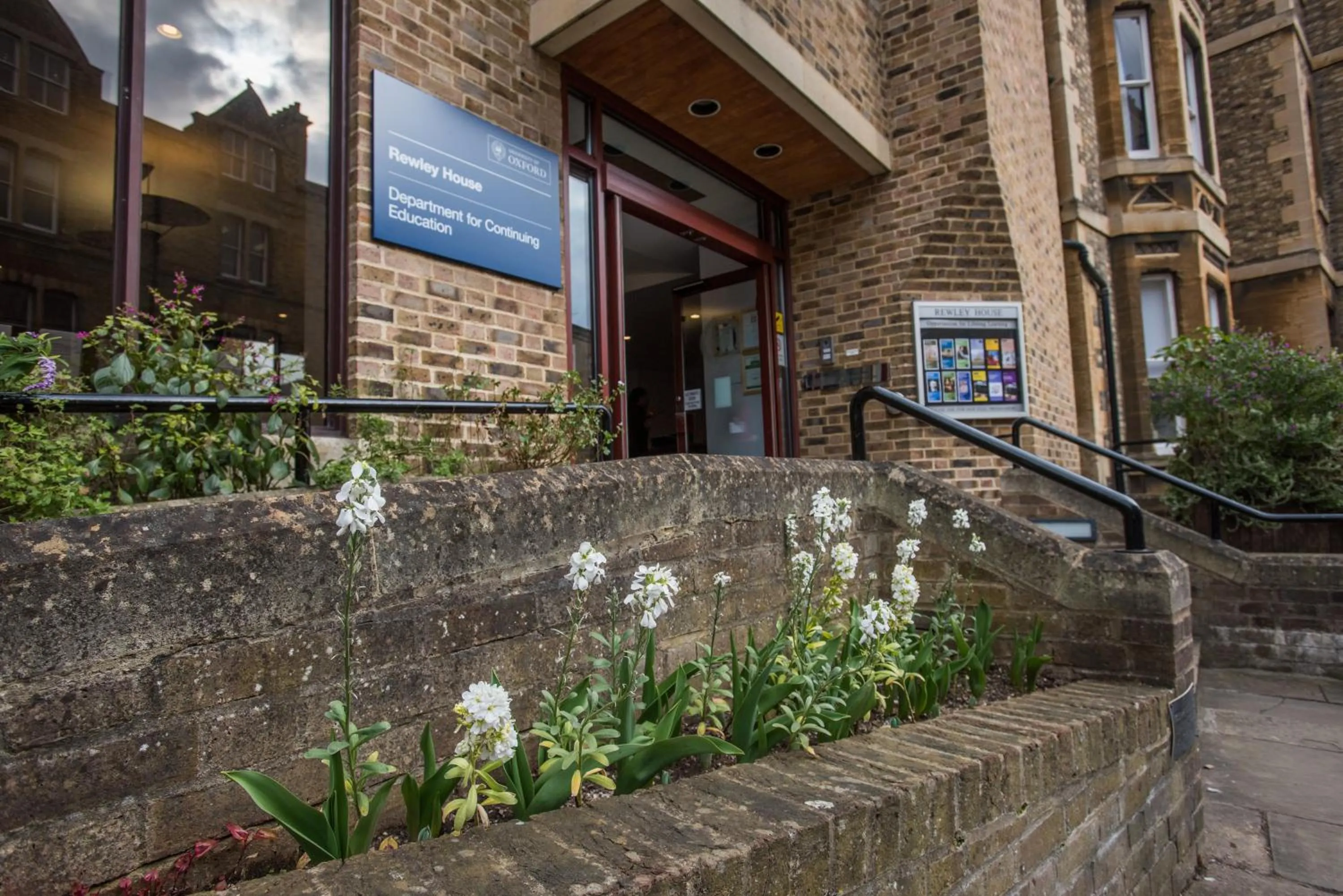 Facade/entrance in Rewley House University of Oxford