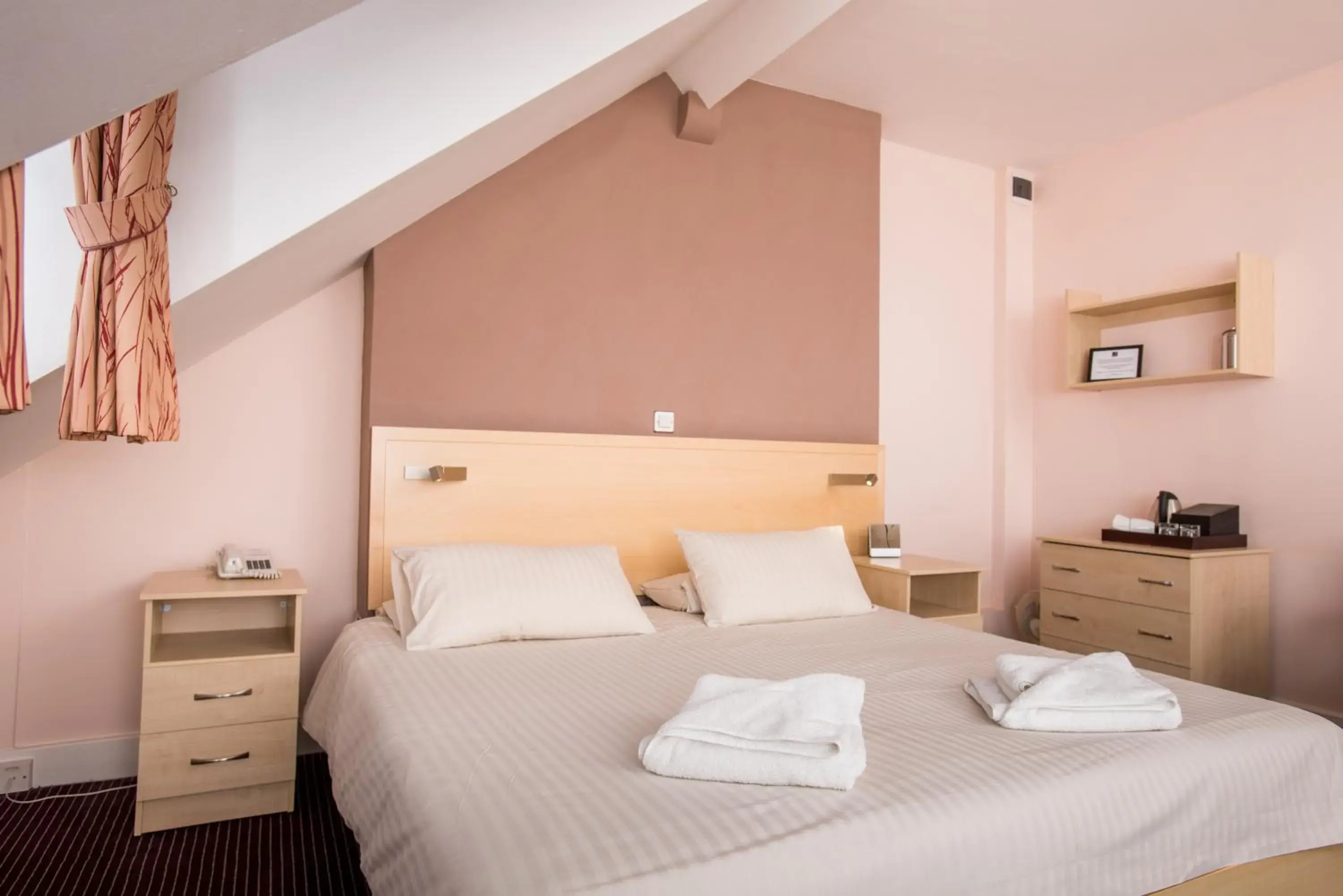 Bed in Rewley House University of Oxford Bed in Rewley House University of Oxford