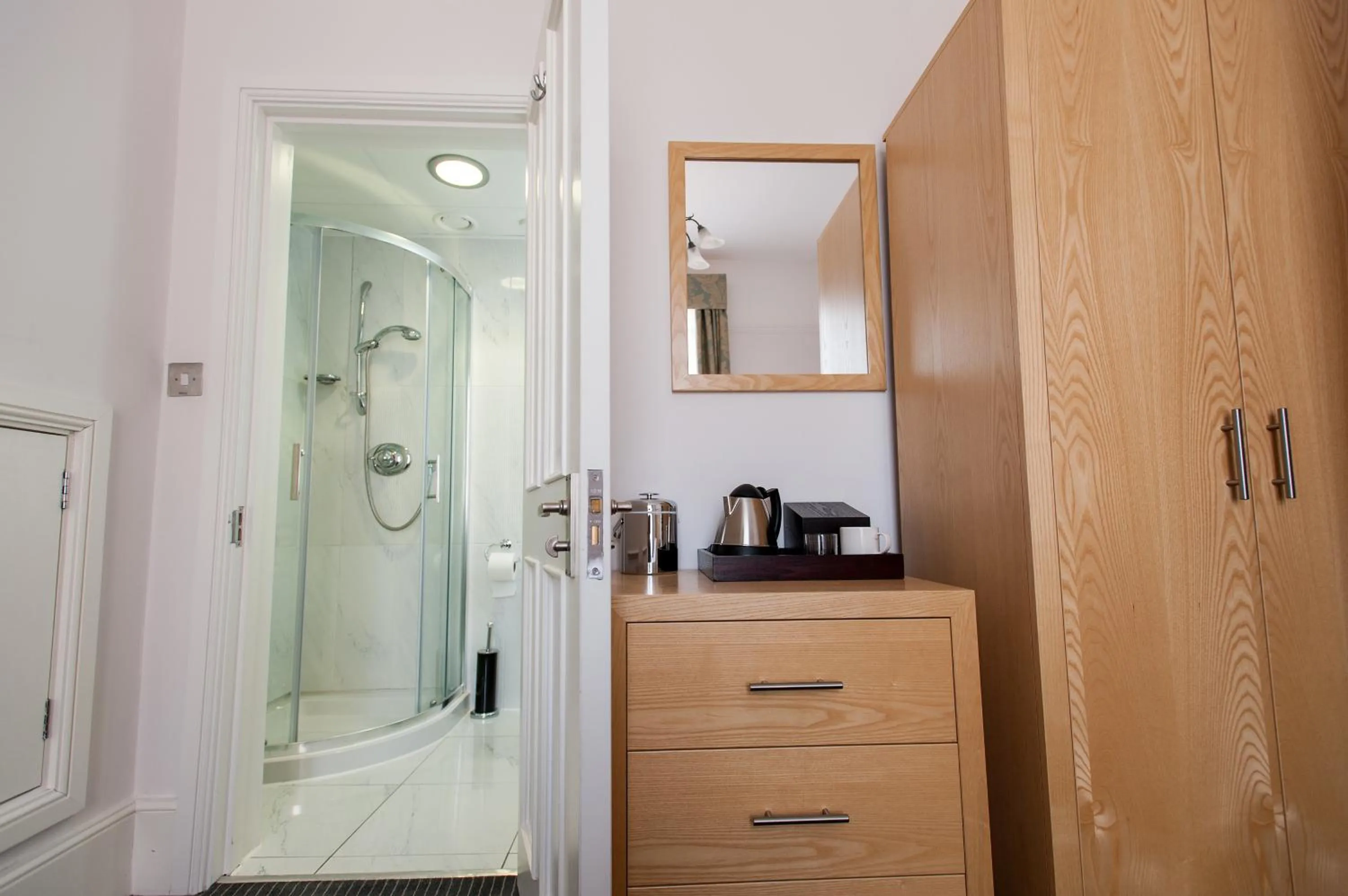 Bathroom in Rewley House University of Oxford