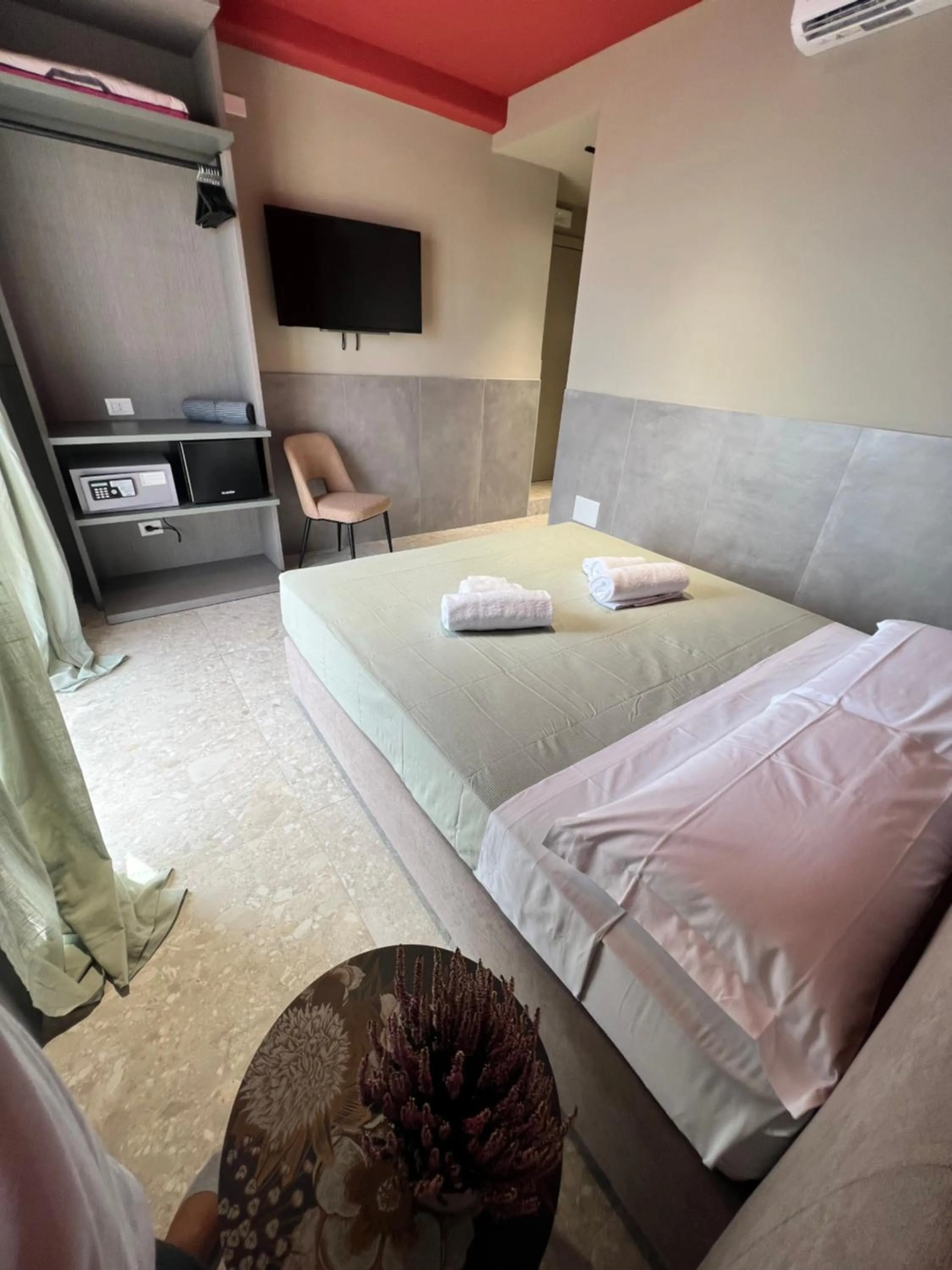 Double or Twin Room with Sea View - single occupancy in Mia Suites Porto