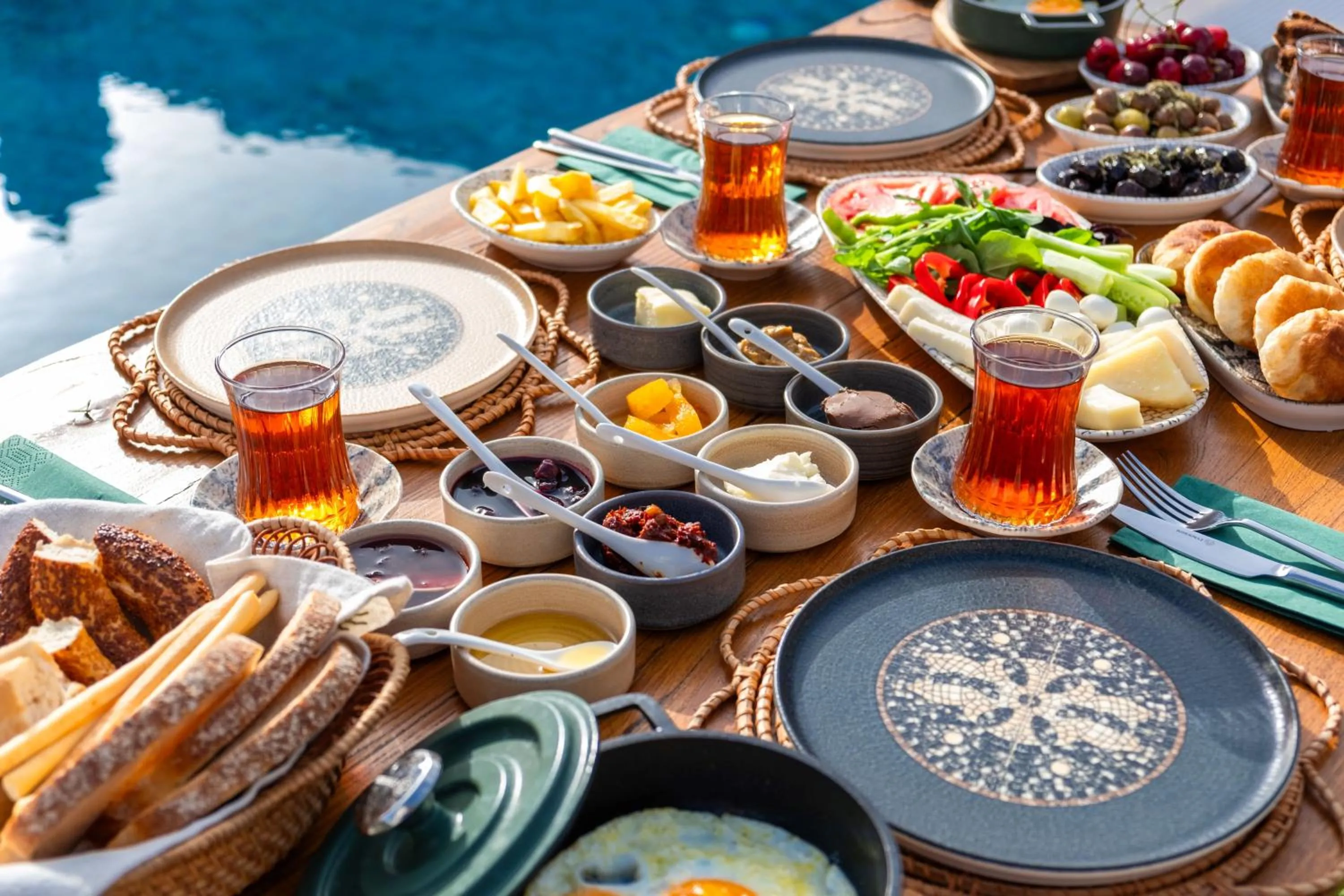 Hatica by Fora Alaçatı