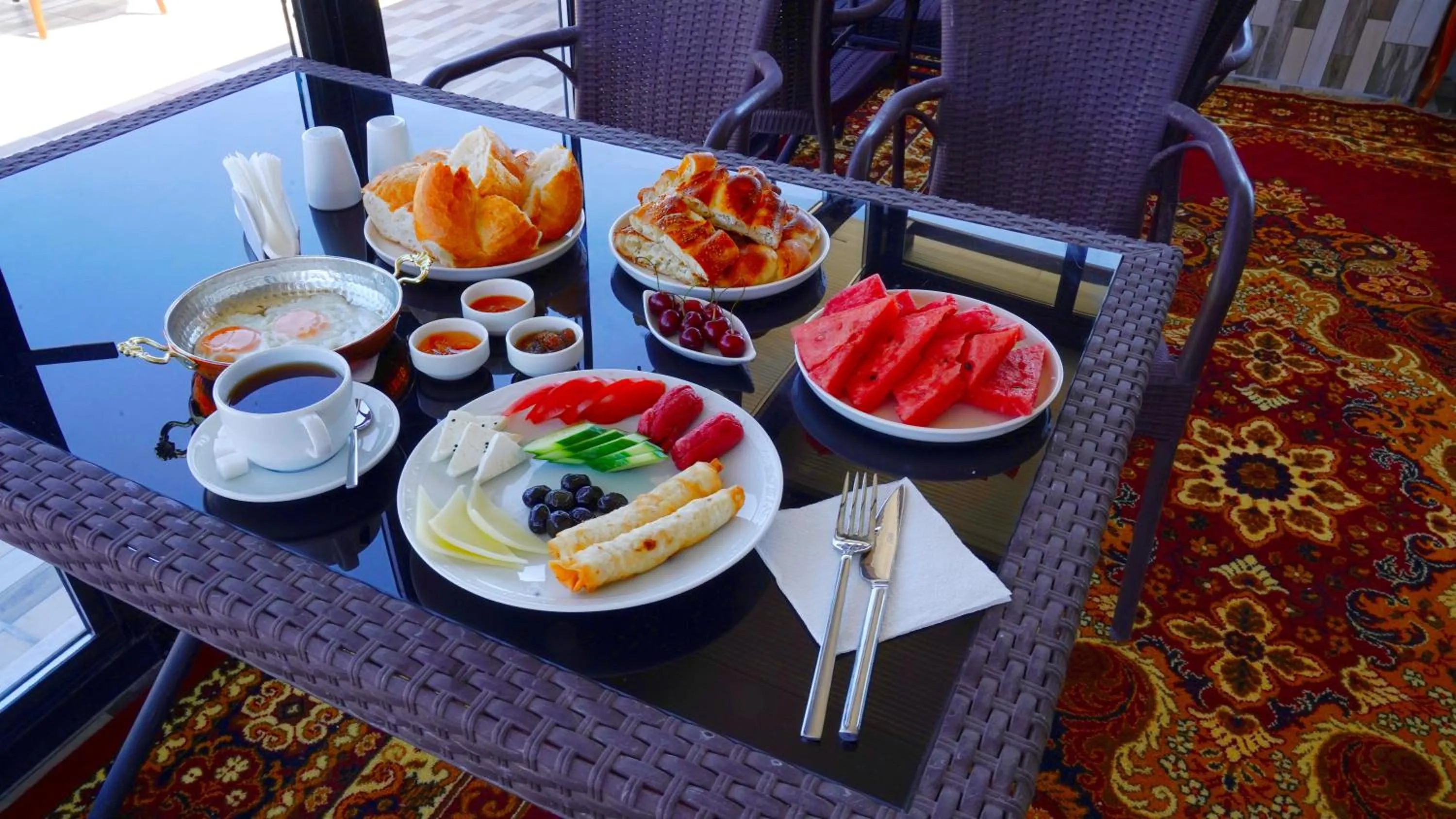 Breakfast in Alpha Stone House