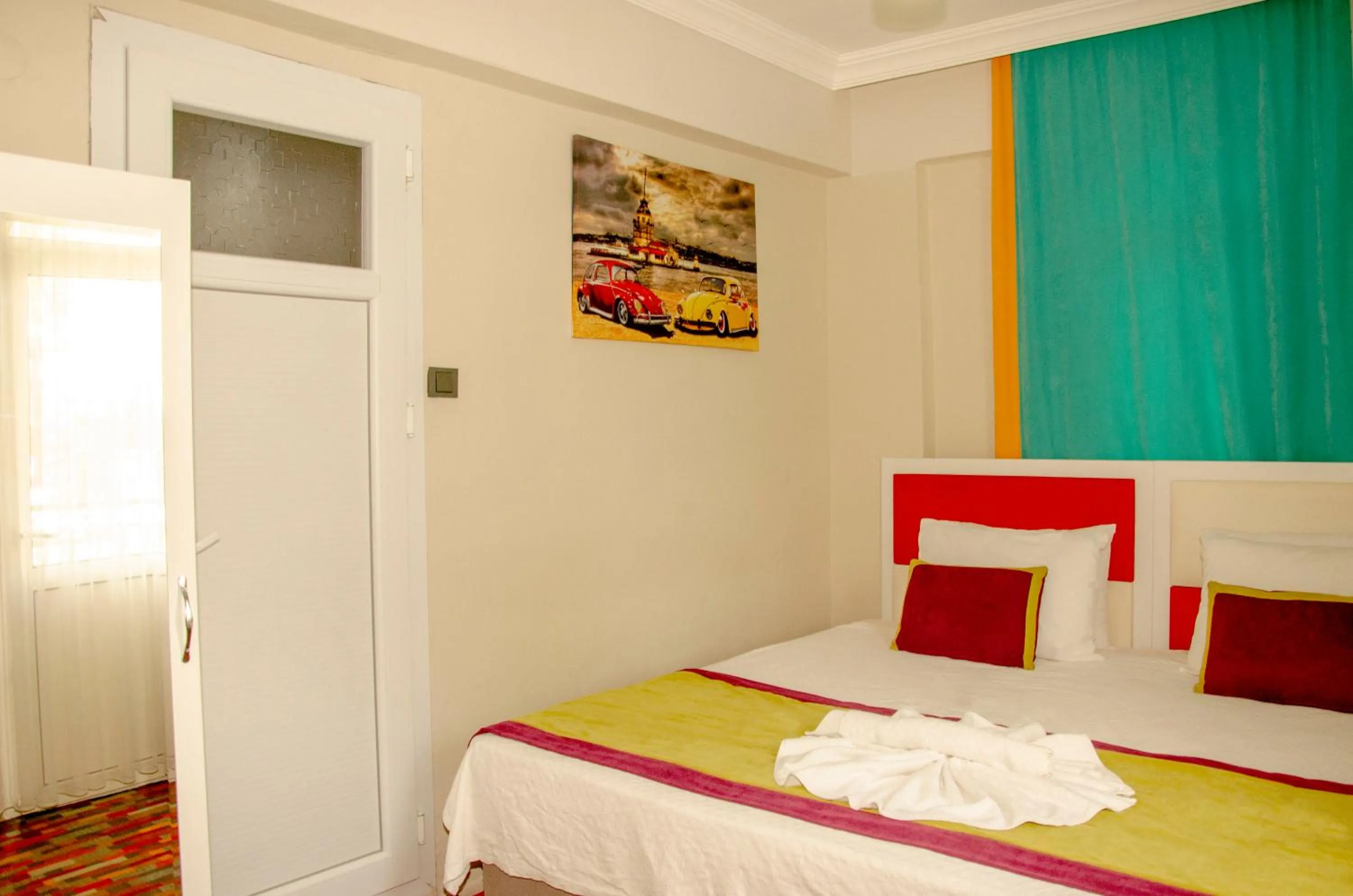 Photo of the whole room, Bed in Ephesus Hera