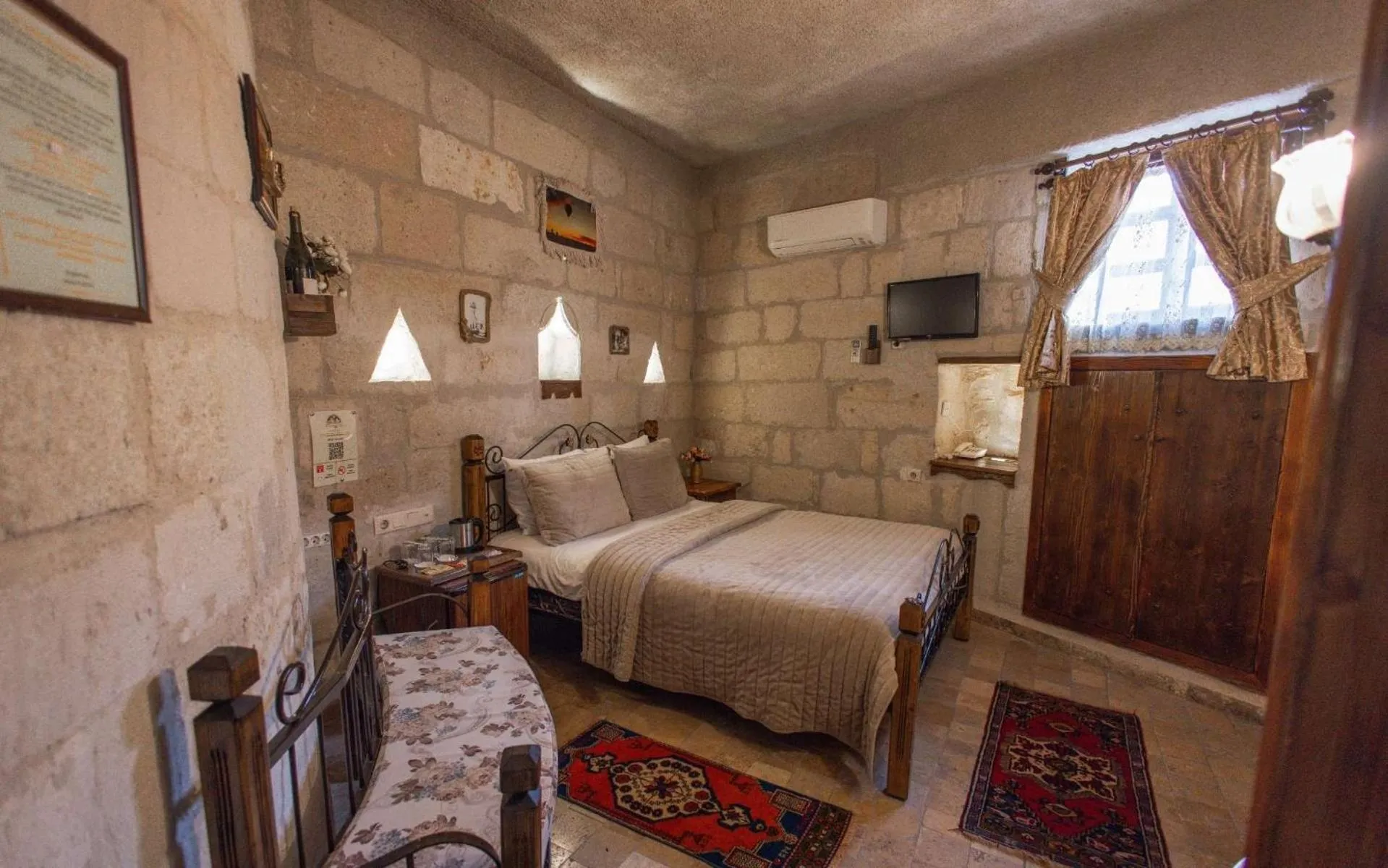 Bed in Maccan Cave Hotel