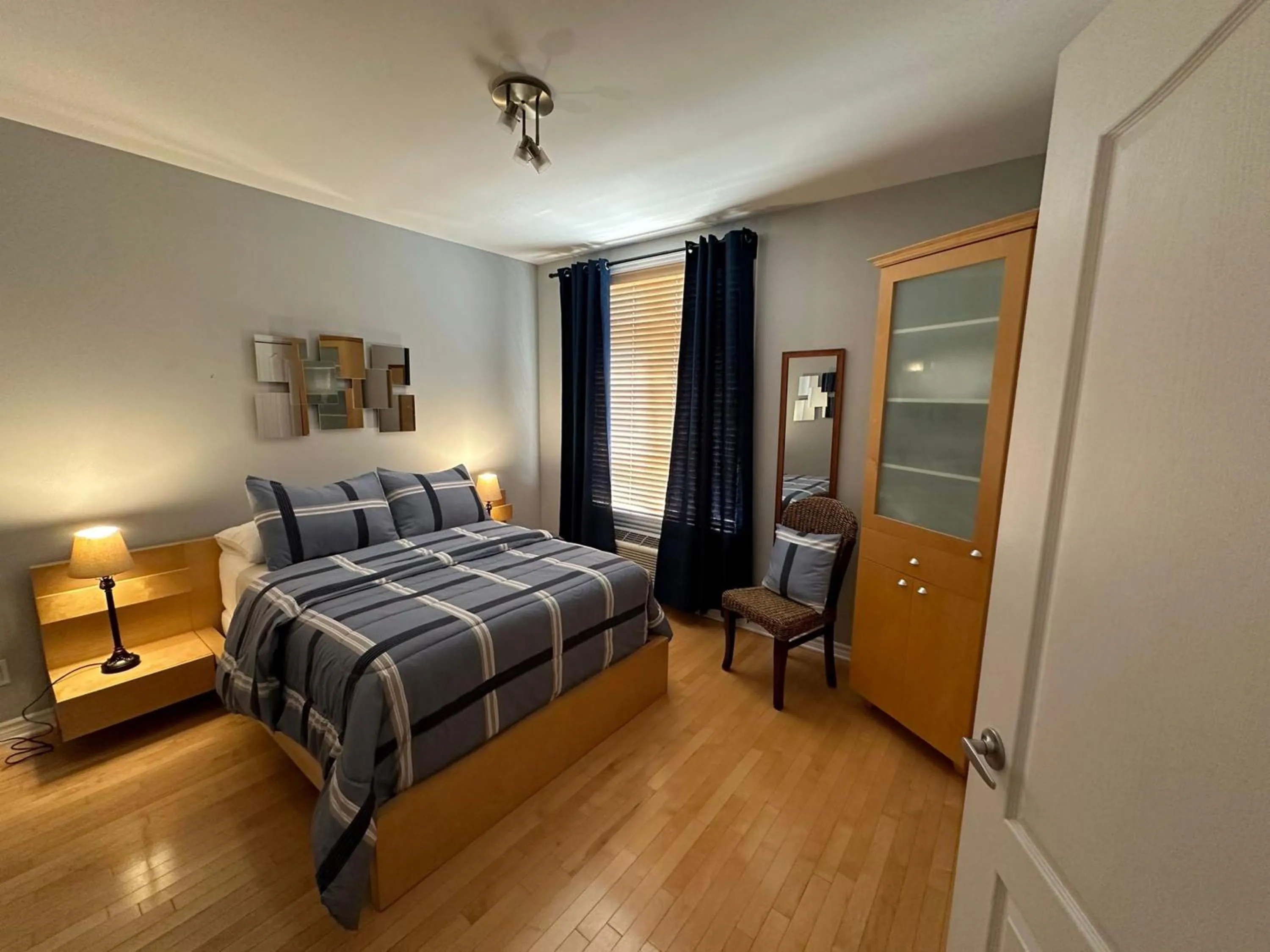 Bed in ApartHotelMontreal by Les Terrasses Saint Urbain 2225I2