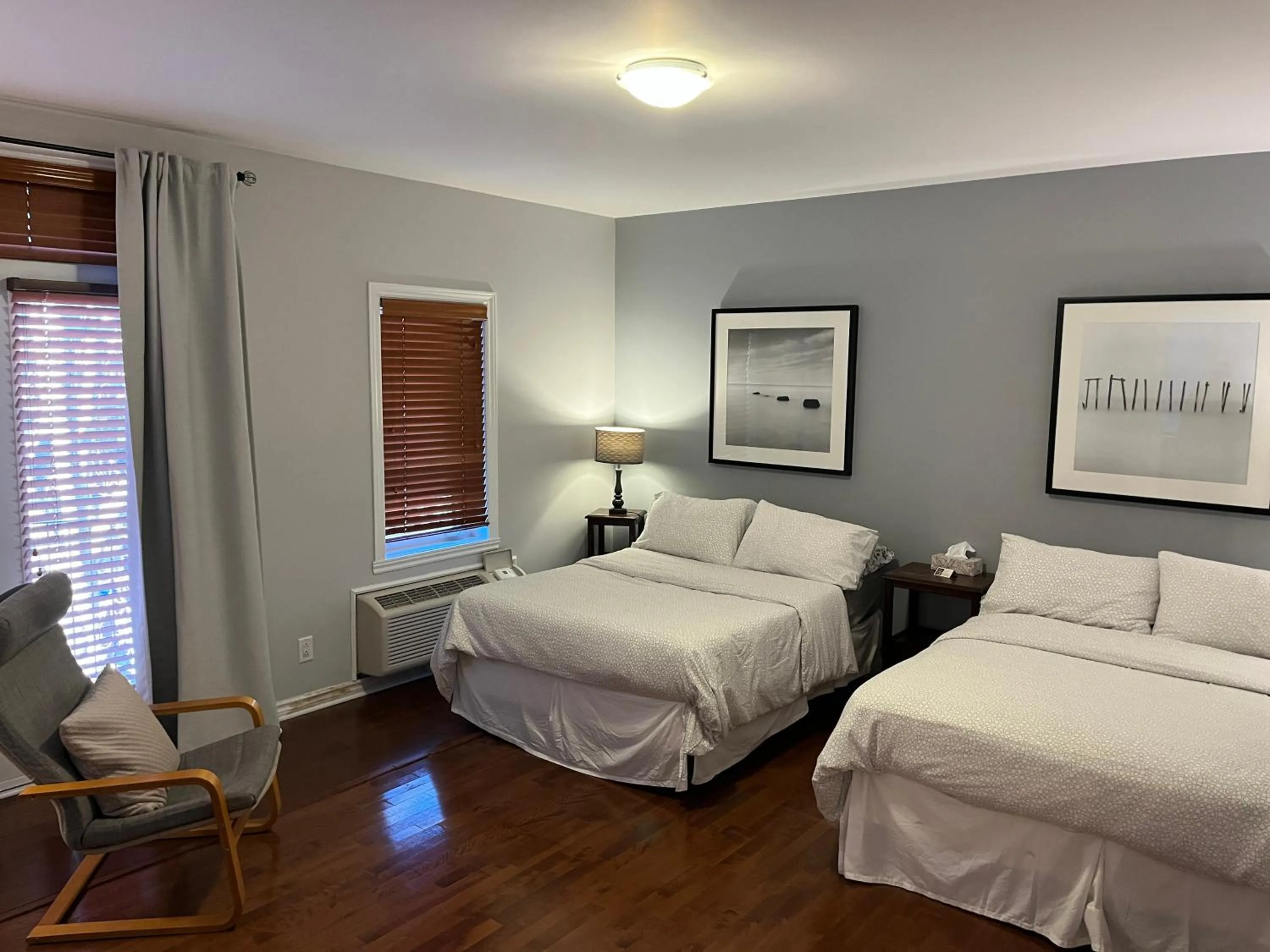 Bedroom, Bed in ApartHotelMontreal by Les Terrasses Saint Urbain 2225I2