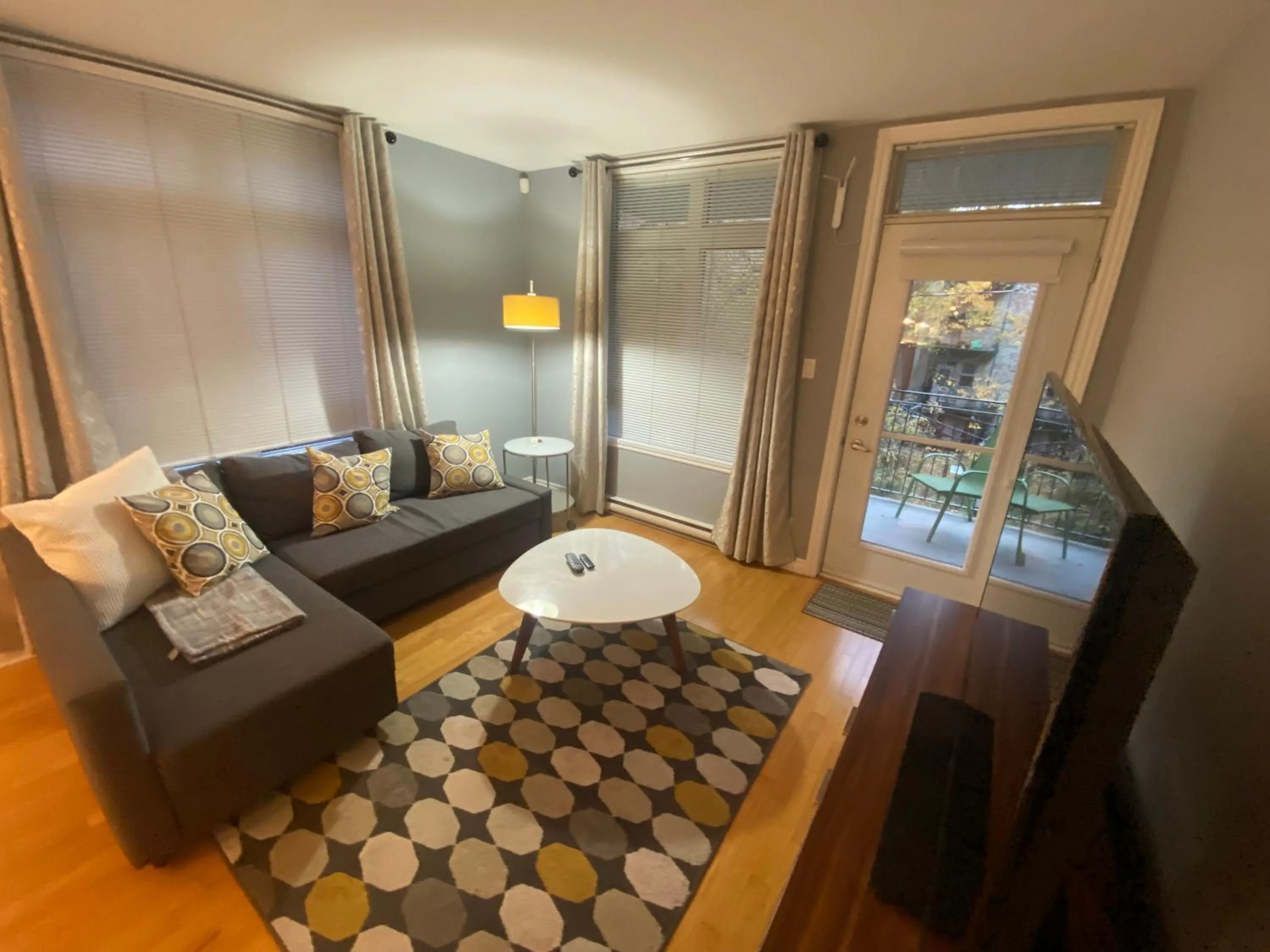 Balcony/Terrace in ApartHotelMontreal by Les Terrasses Saint Urbain 2225I2