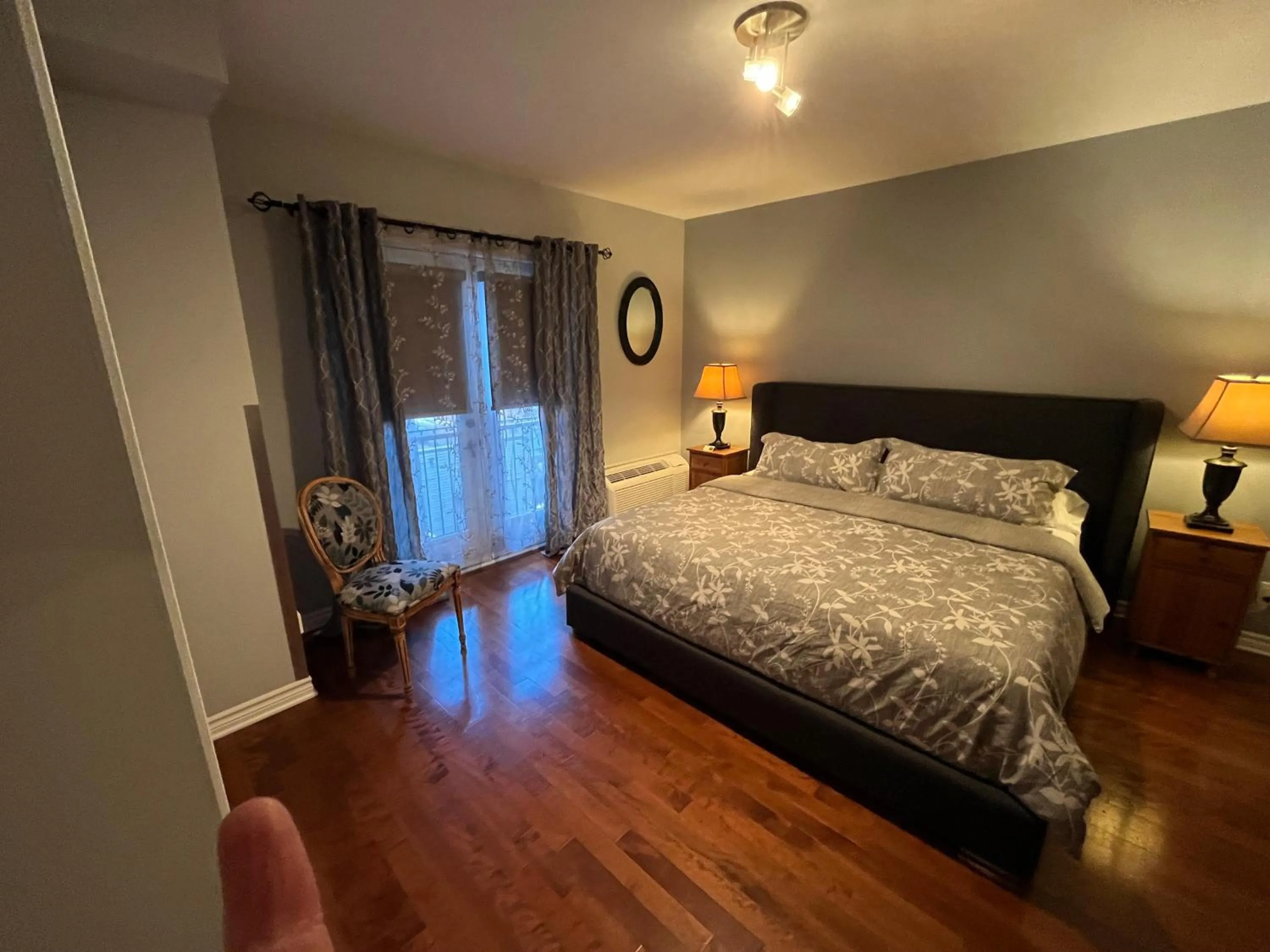 Bedroom, Bed in ApartHotelMontreal by Les Terrasses Saint Urbain 2225I2