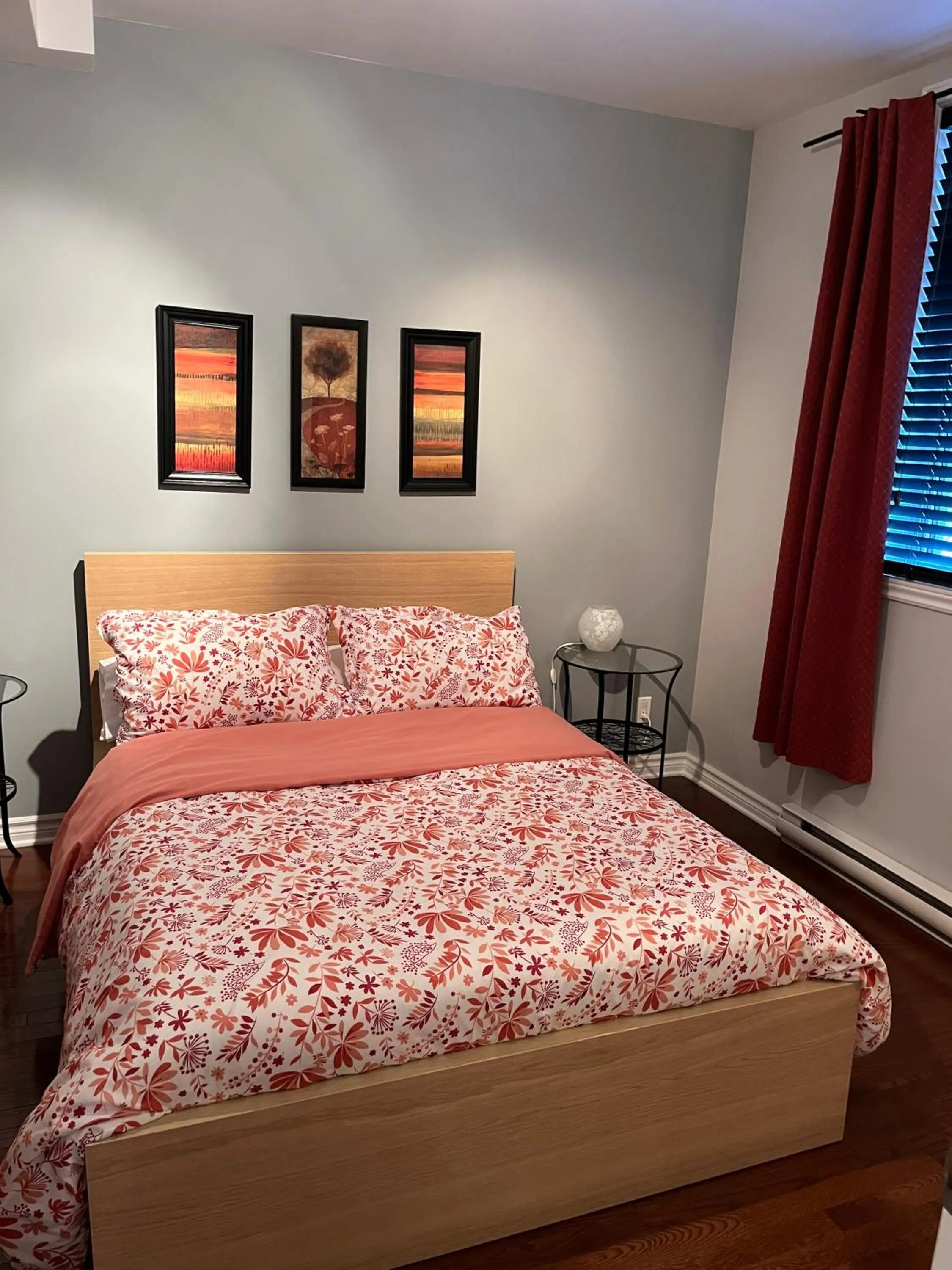 Bedroom, Bed in ApartHotelMontreal by Les Terrasses Saint Urbain 2225I2