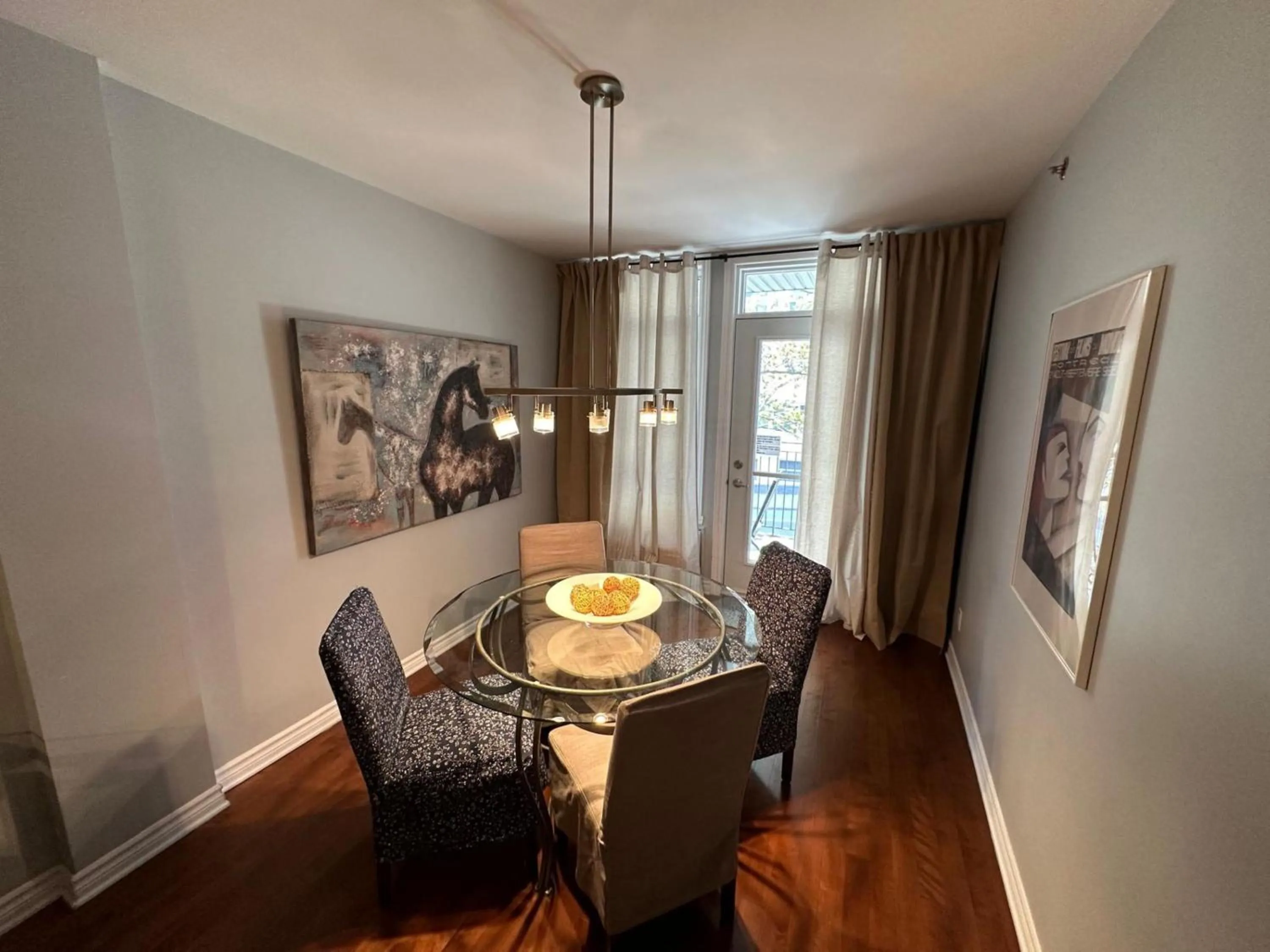 Dining area in ApartHotelMontreal by Les Terrasses Saint Urbain 2225I2