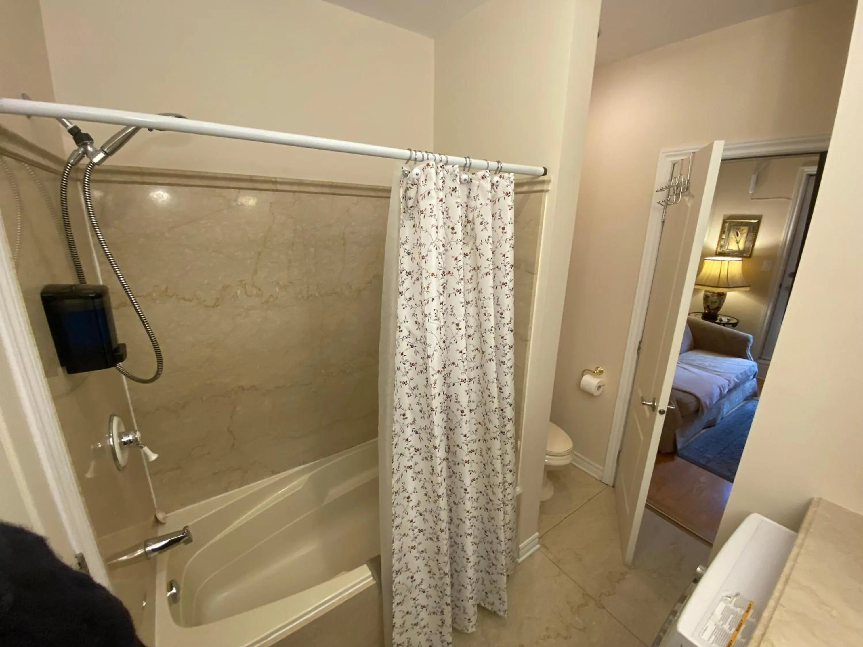 Bathroom, Bed in ApartHotelMontreal by Les Terrasses Saint Urbain 2225I2