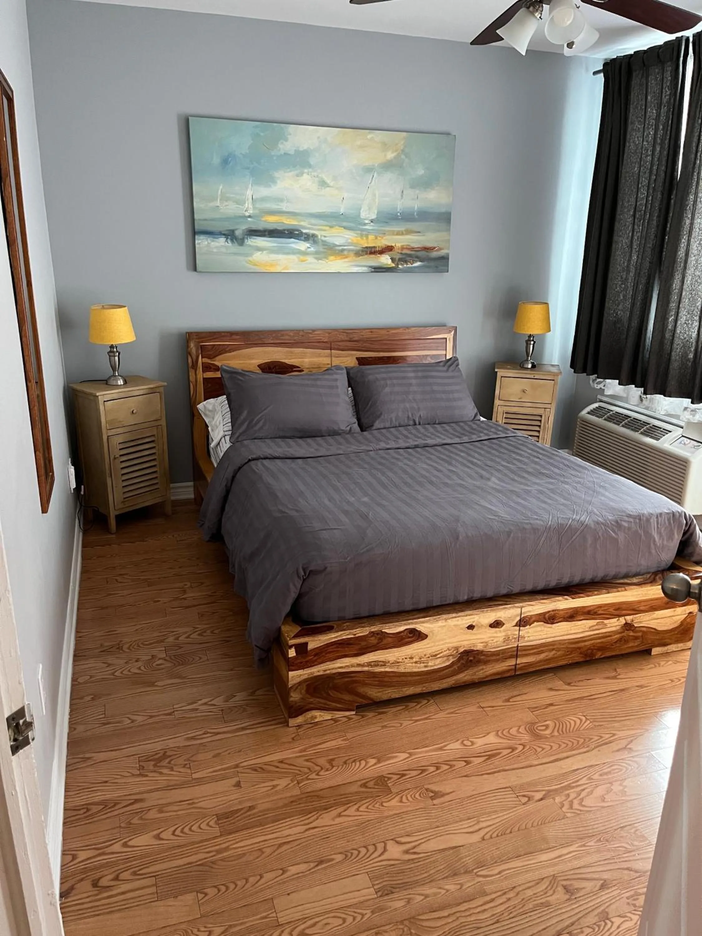 Bed in ApartHotelMontreal by Les Terrasses Saint Urbain 2225I2