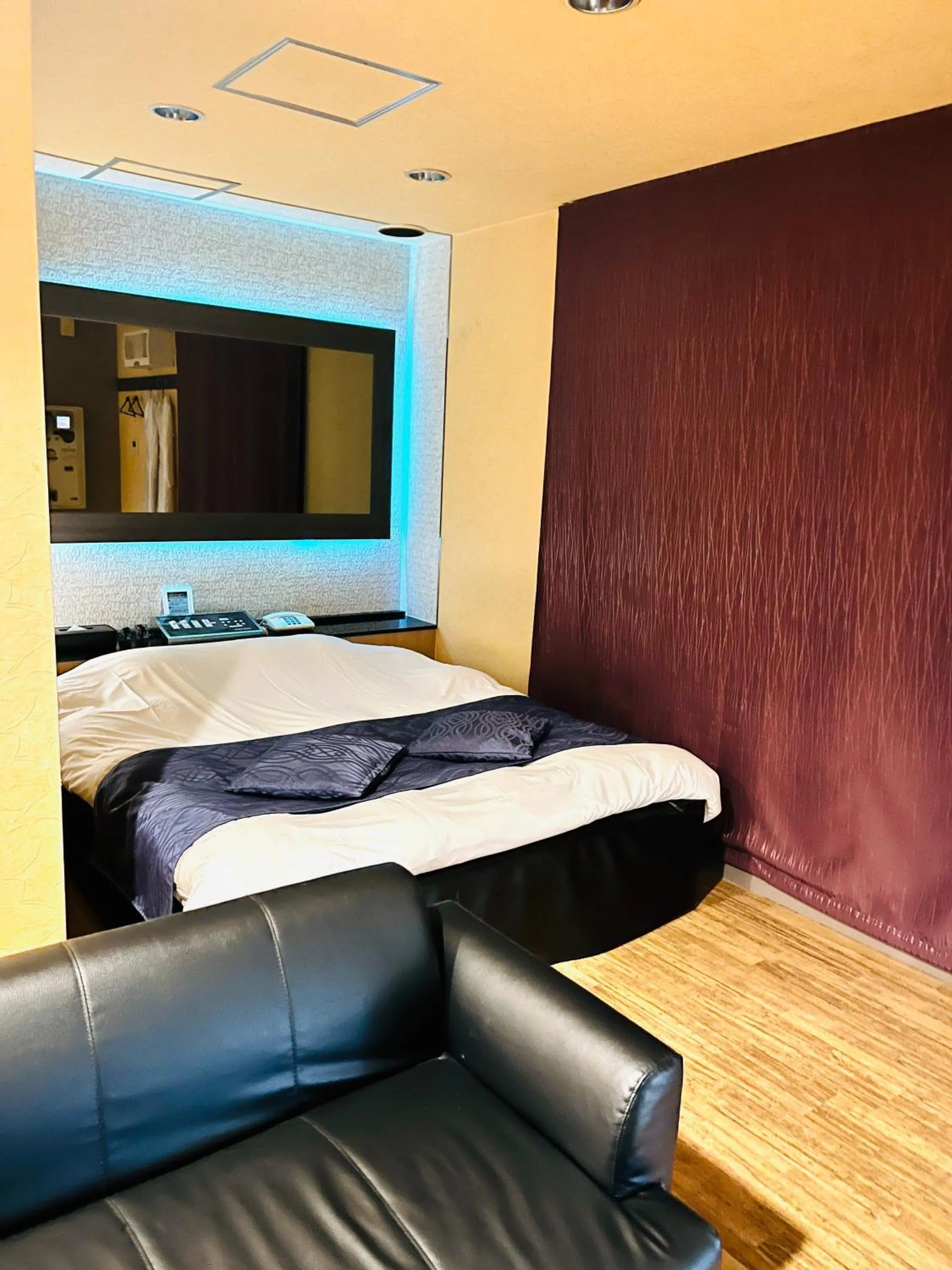 Bedroom, Bed in ホテル CROWN MOTEL