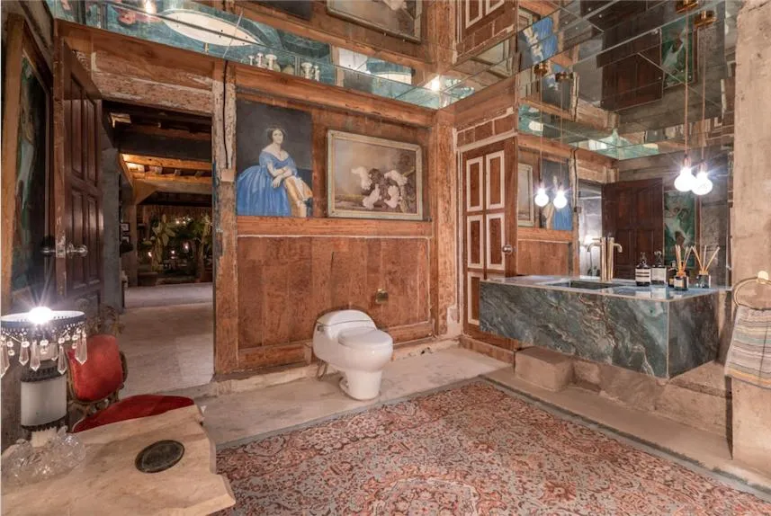 Public Bath in The Corduroy Hotel